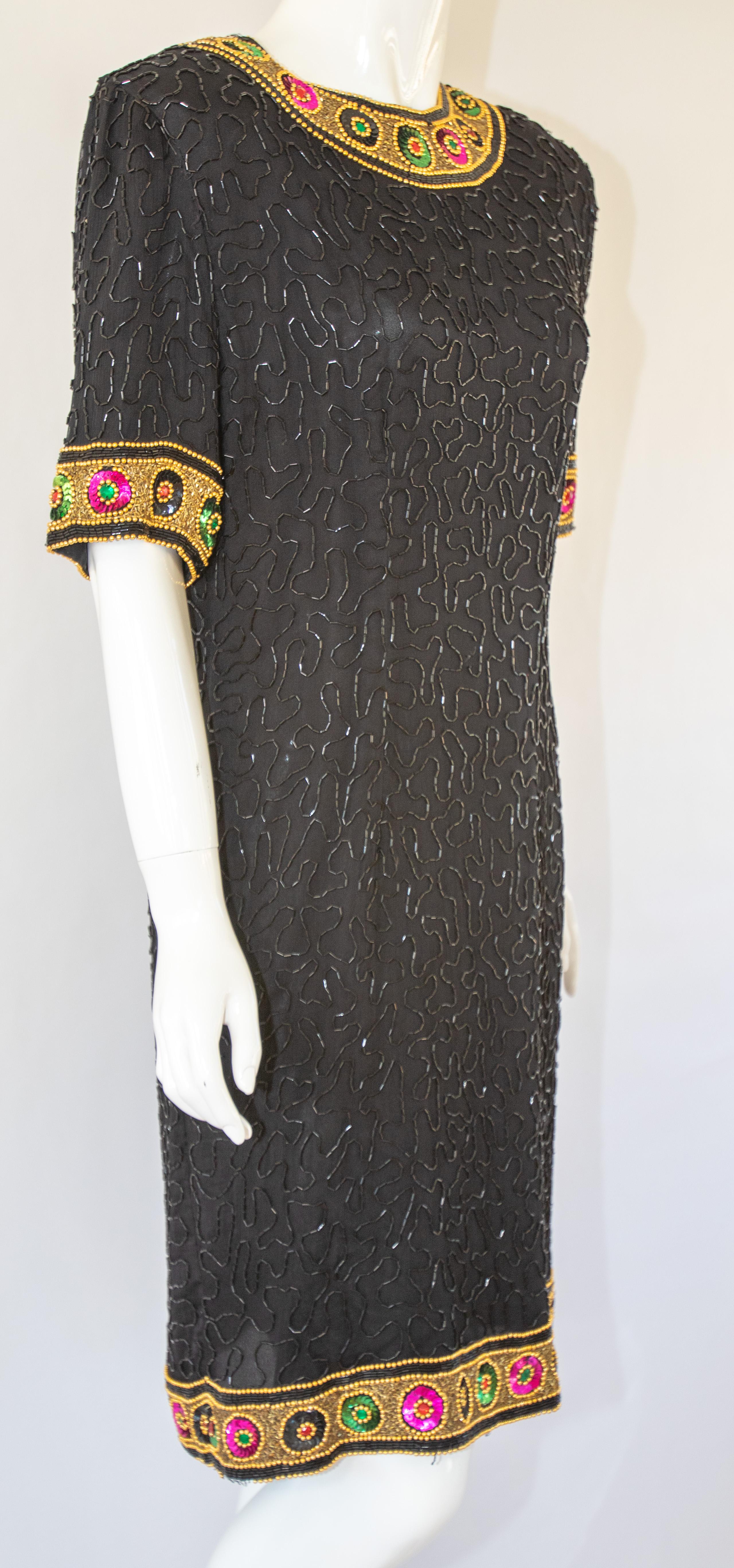 Mini robe perlée noire et dorée de style Art déco vintage Pour femmes en vente