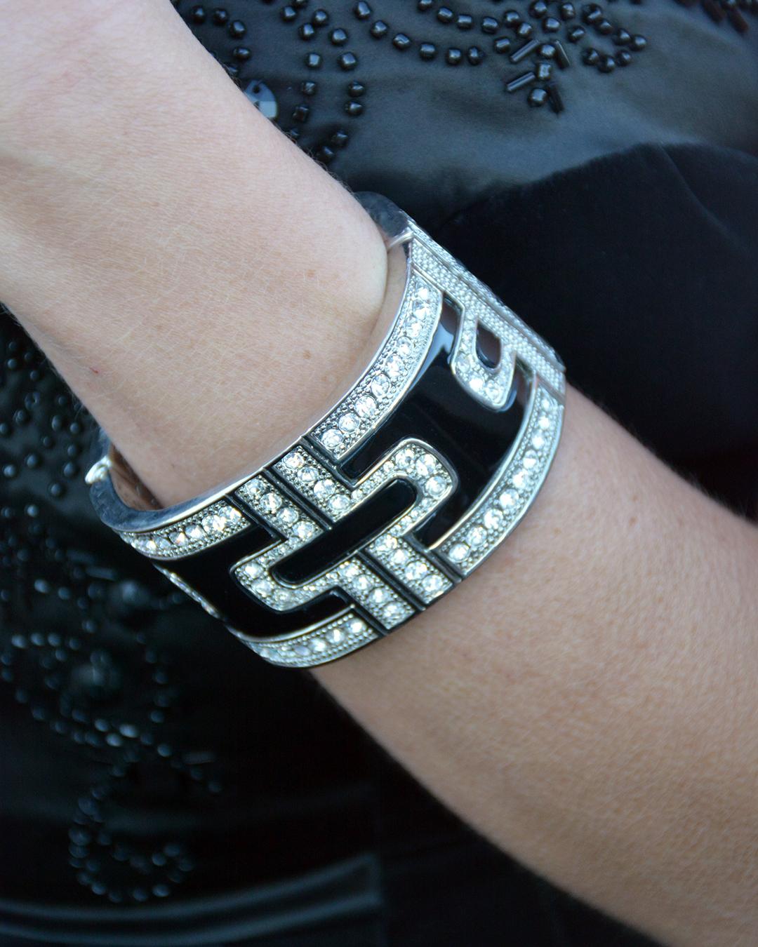 Donna Bracciale vintage con smalto nero in stile Art Déco in vendita