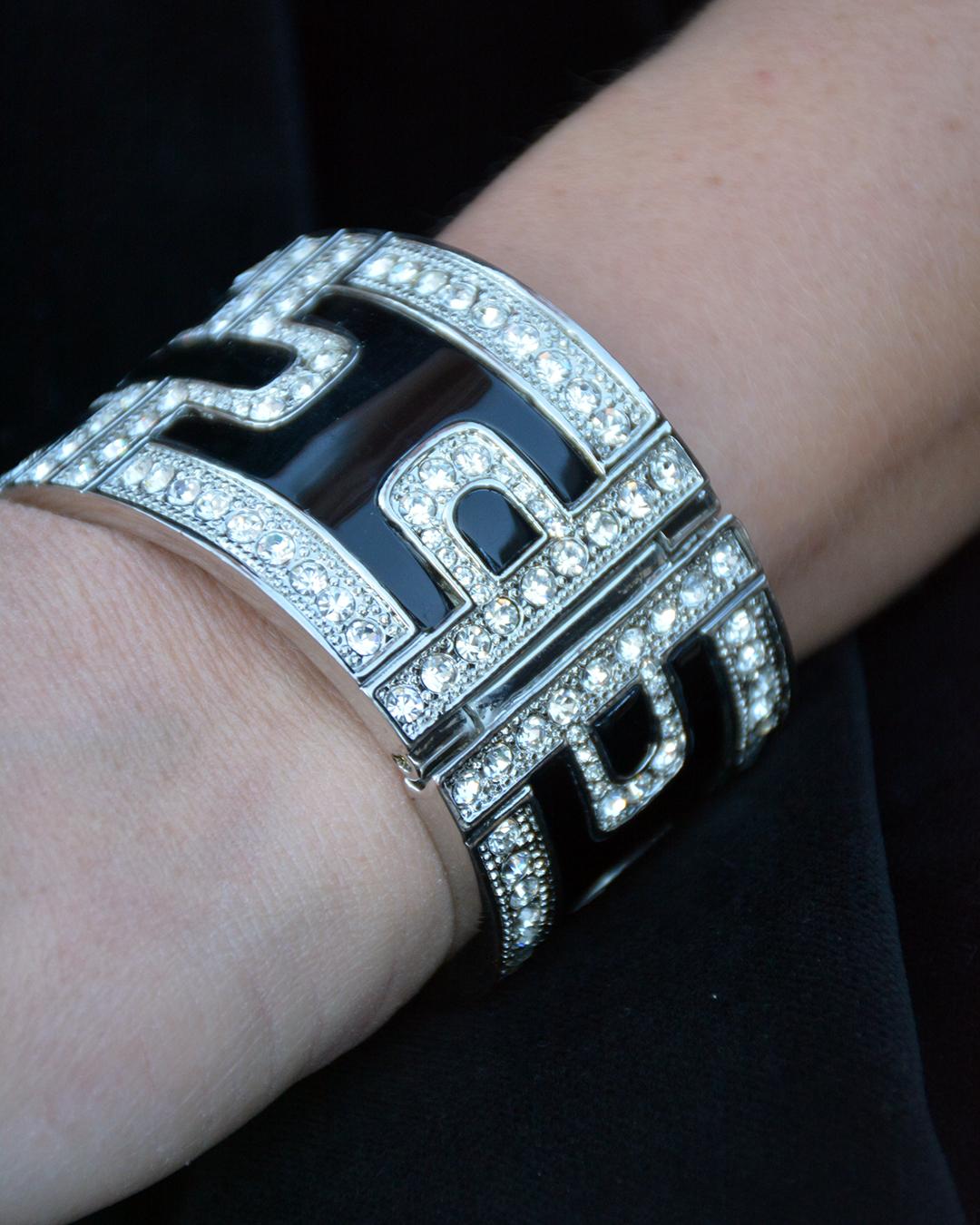 Bracciale vintage con smalto nero in stile Art Déco in vendita 3