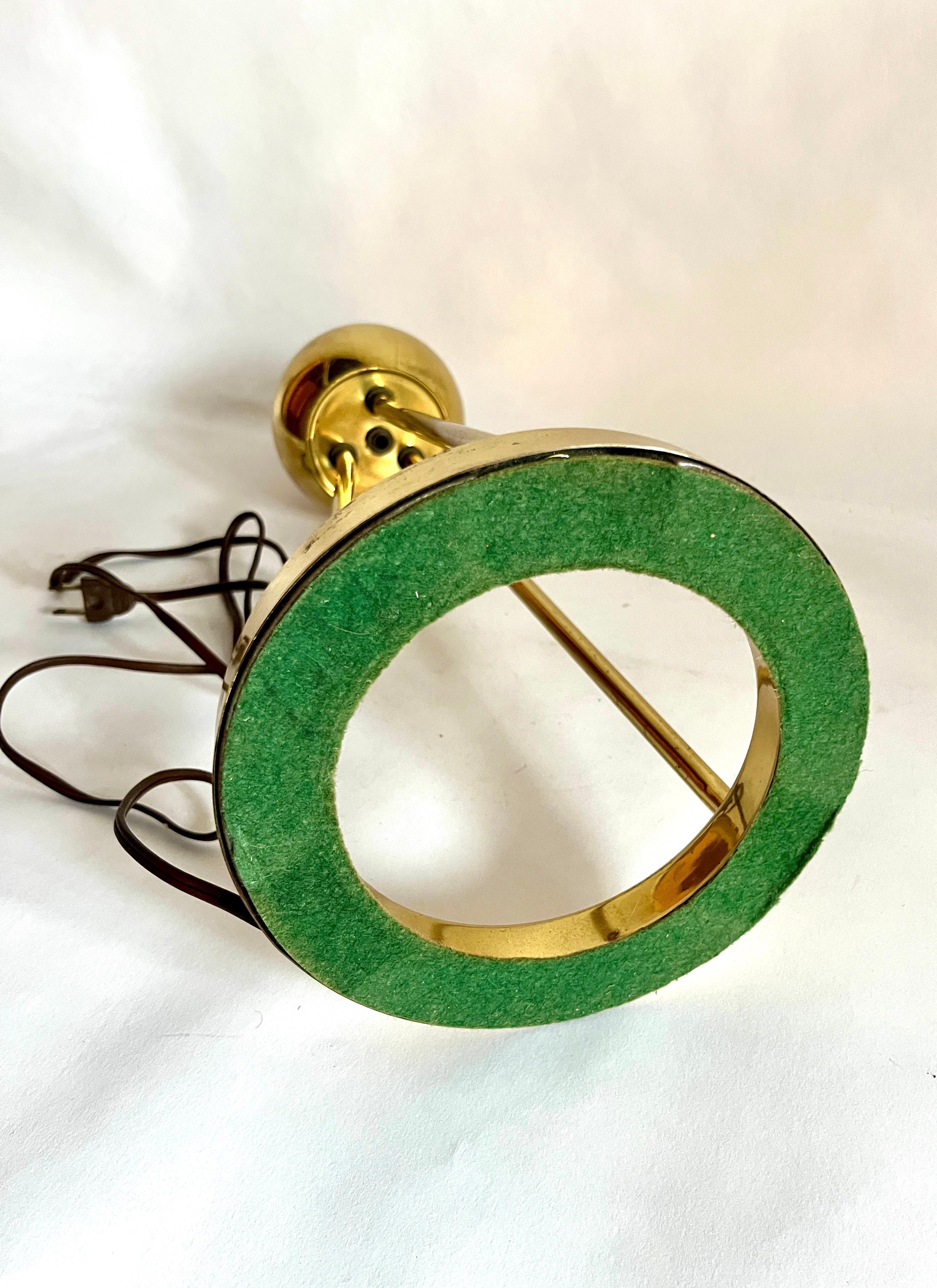 Lampe tripode style Art déco vintage d'après Walter von Nessen en vente 5