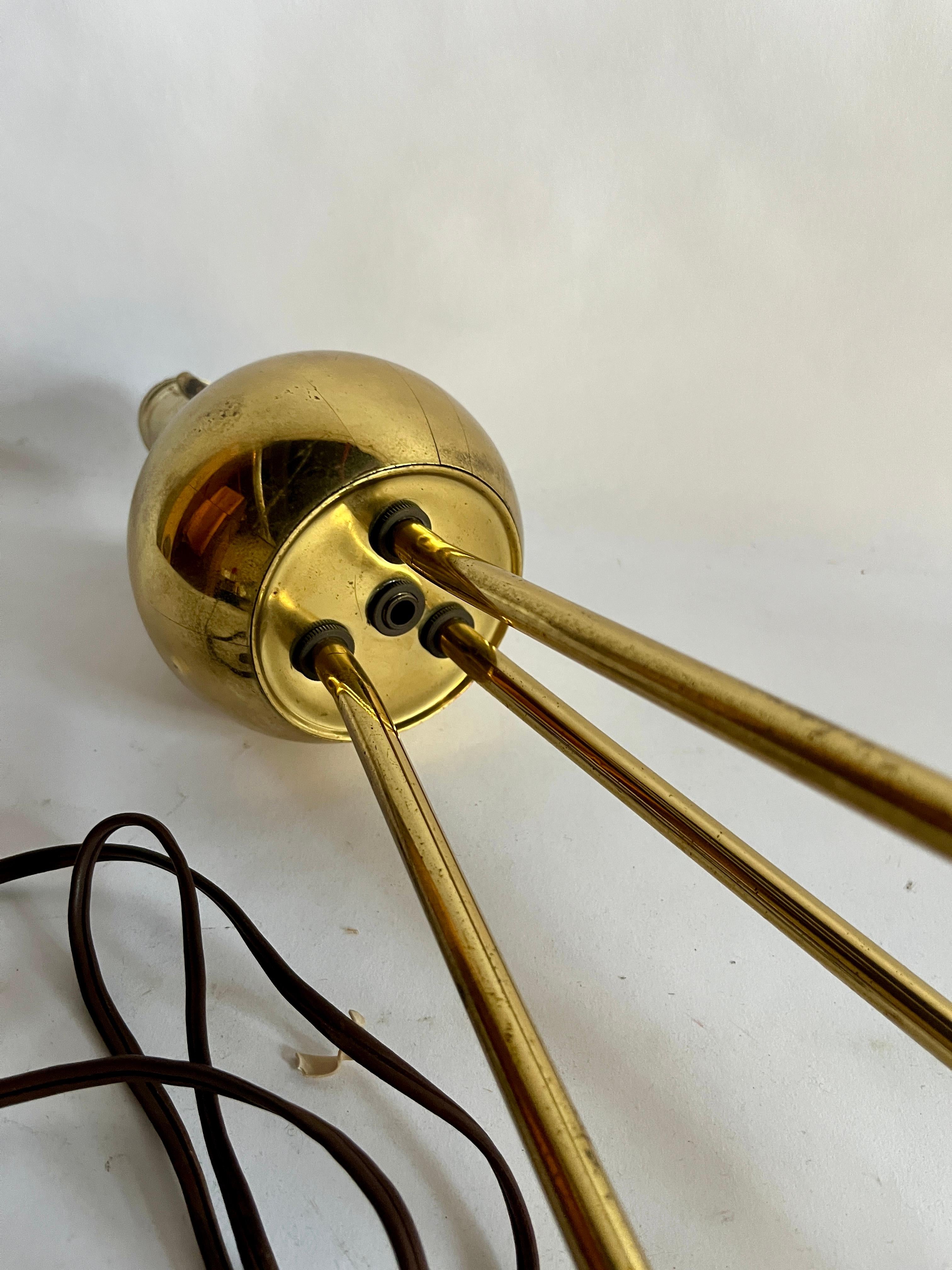 Lampe tripode style Art déco vintage d'après Walter von Nessen en vente 6