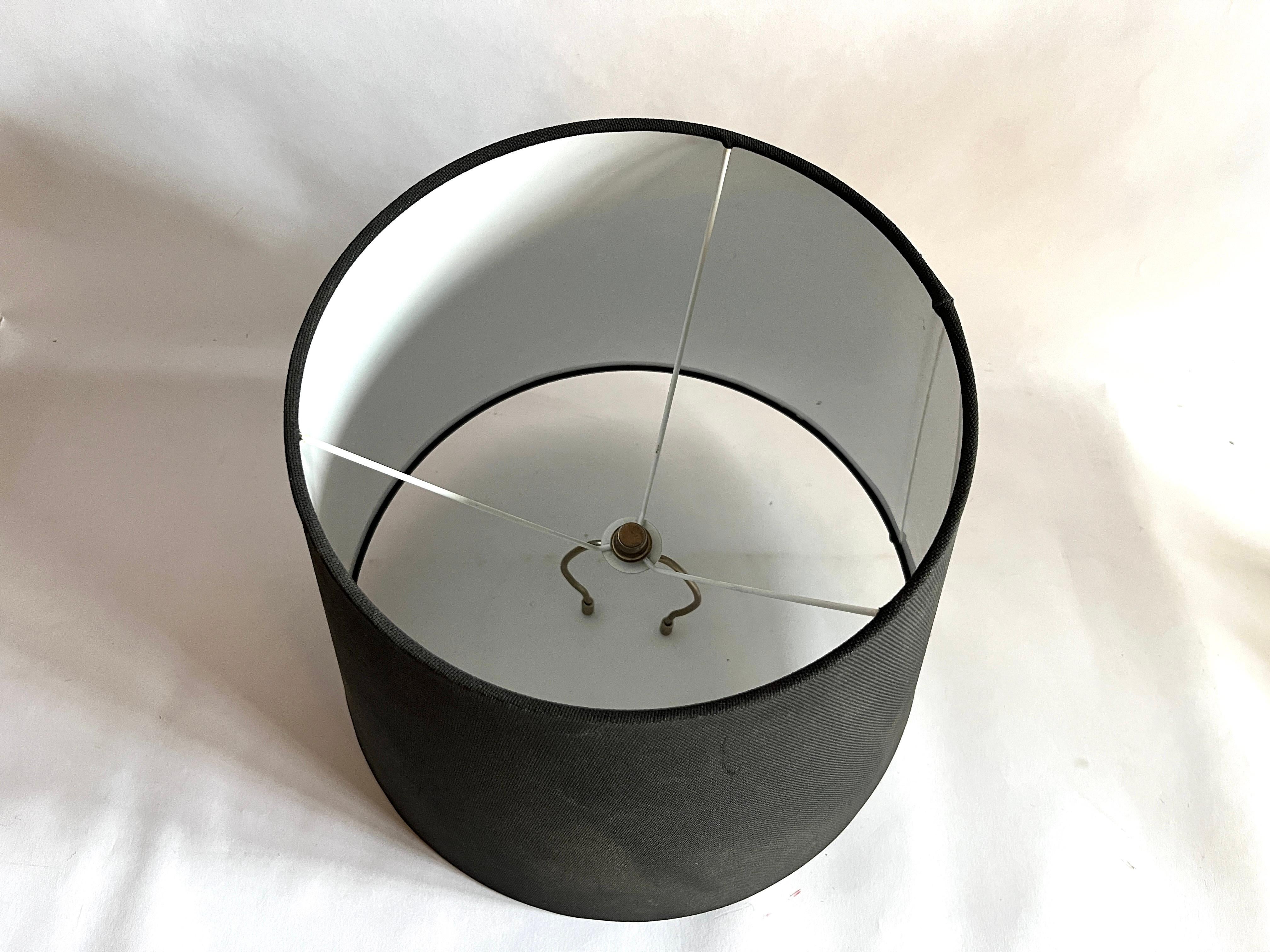 Lampe tripode style Art déco vintage d'après Walter von Nessen en vente 7