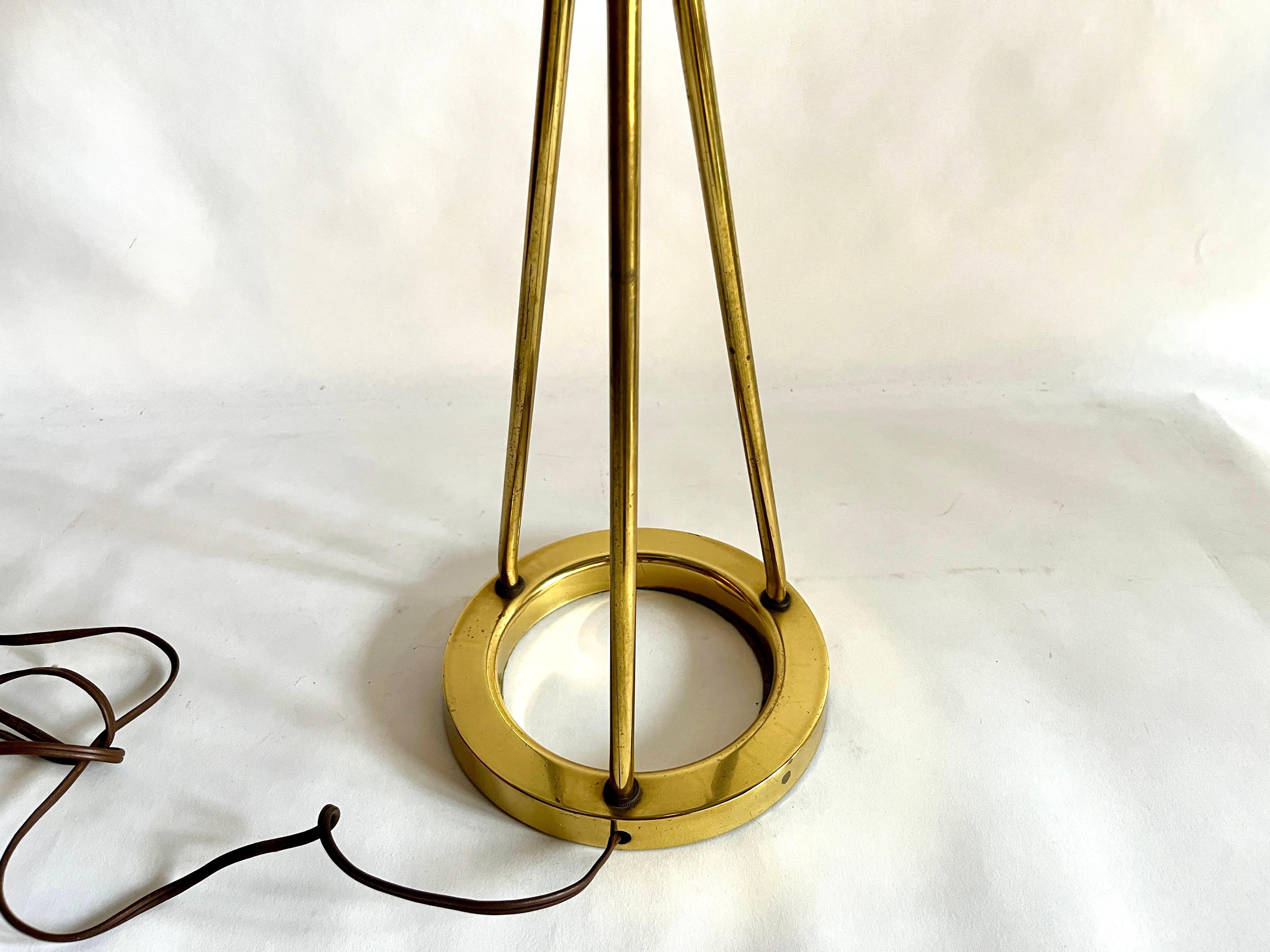 20ième siècle Lampe tripode style Art déco vintage d'après Walter von Nessen en vente