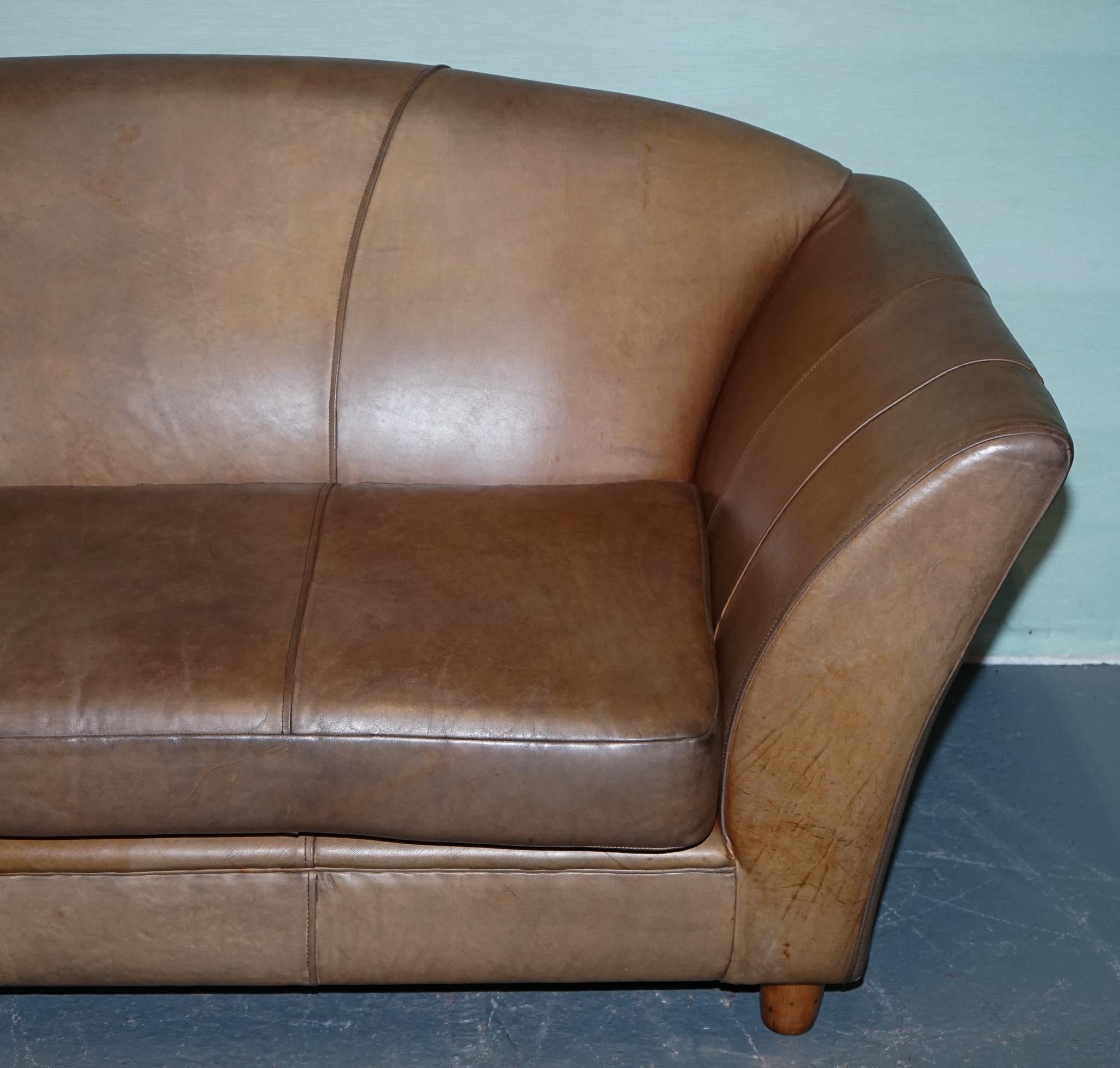 Fatto a mano Divano a due posti in pelle marrone stile ART DECO di Vintage in vendita