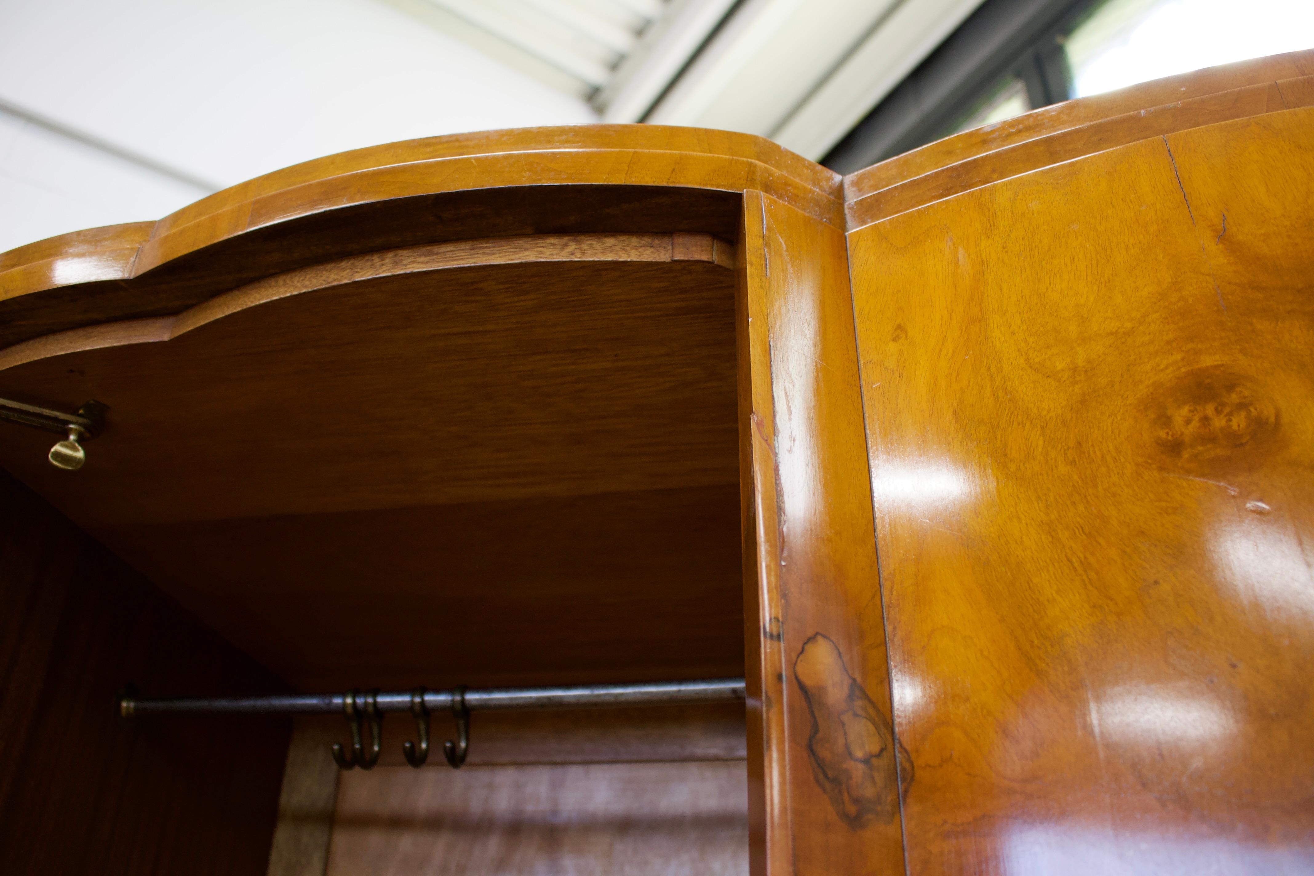 Vintage Art Deco Style Burr Walnut Wardrobe, 1950s im Angebot 5