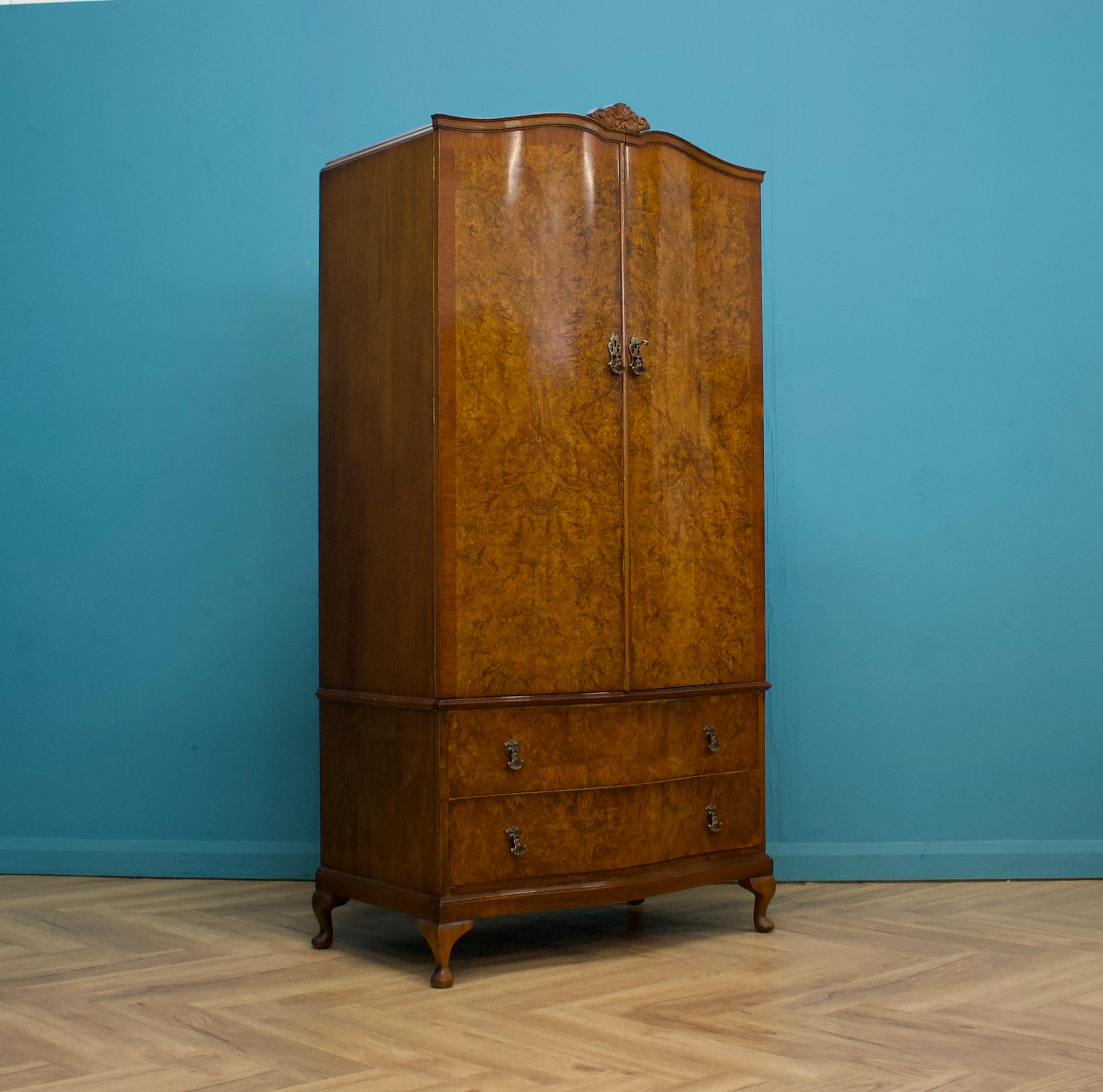 Britannico Armadio in radica d'epoca in stile Art Déco, anni '50 in vendita