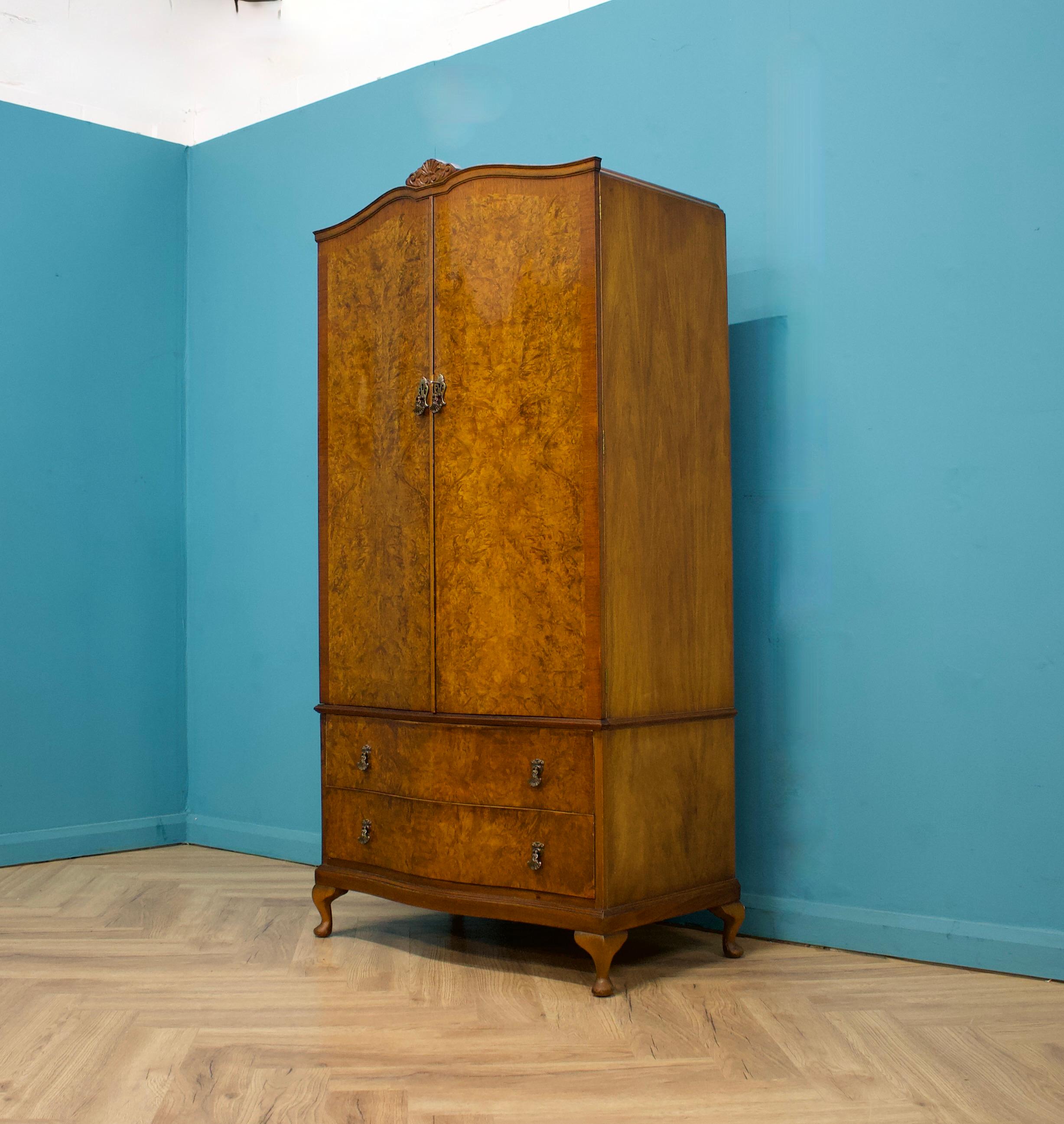 Impiallacciato Armadio in radica d'epoca in stile Art Déco, anni '50 in vendita