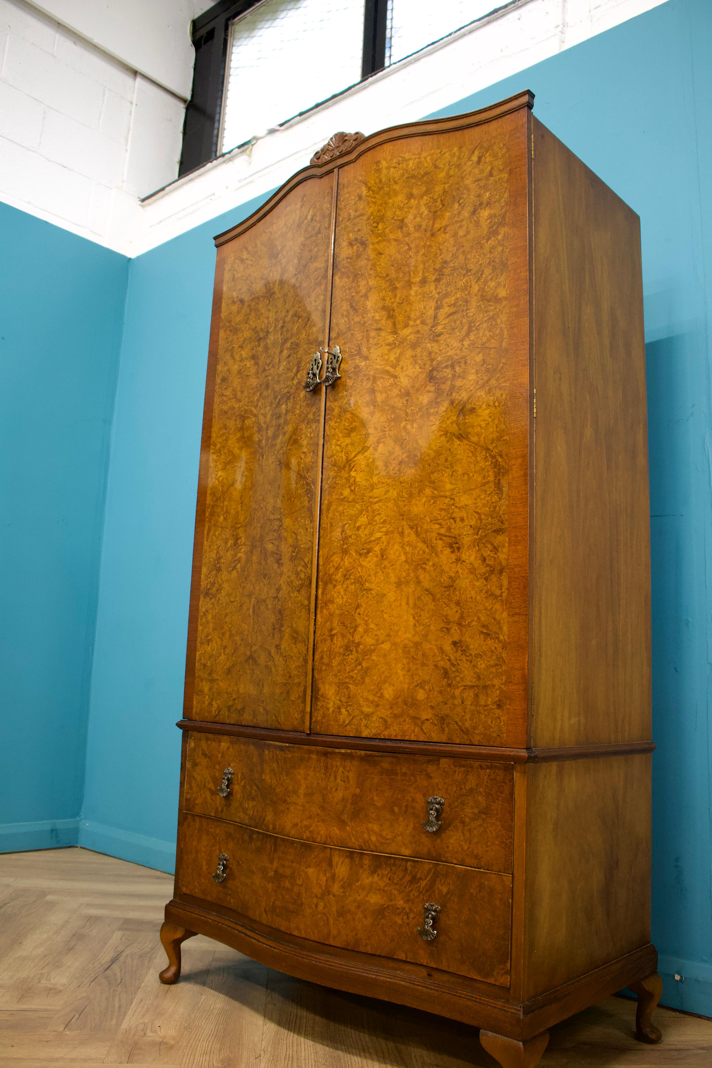 Metà XX secolo Armadio in radica d'epoca in stile Art Déco, anni '50 in vendita