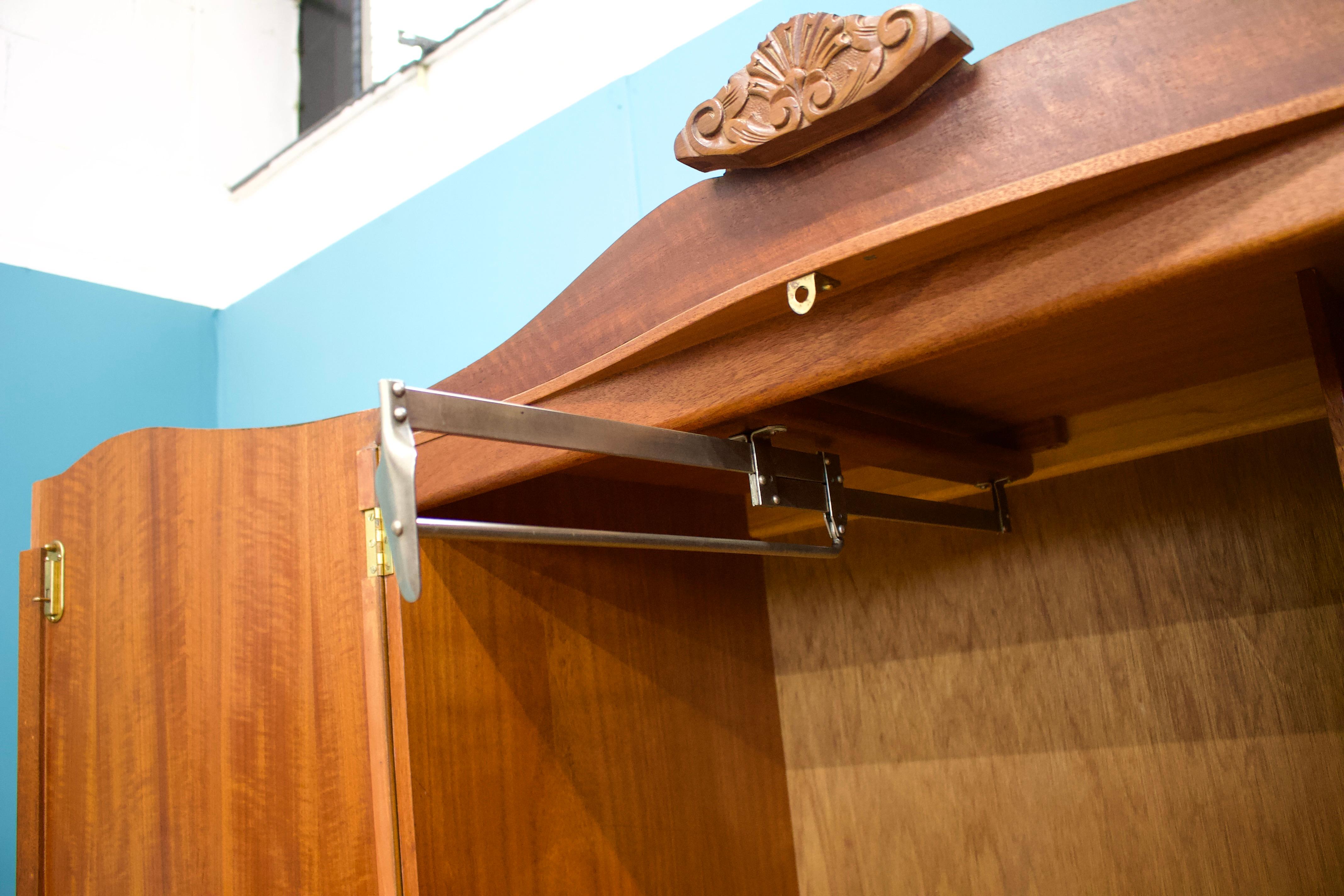 Legno Armadio in radica d'epoca in stile Art Déco, anni '50 in vendita