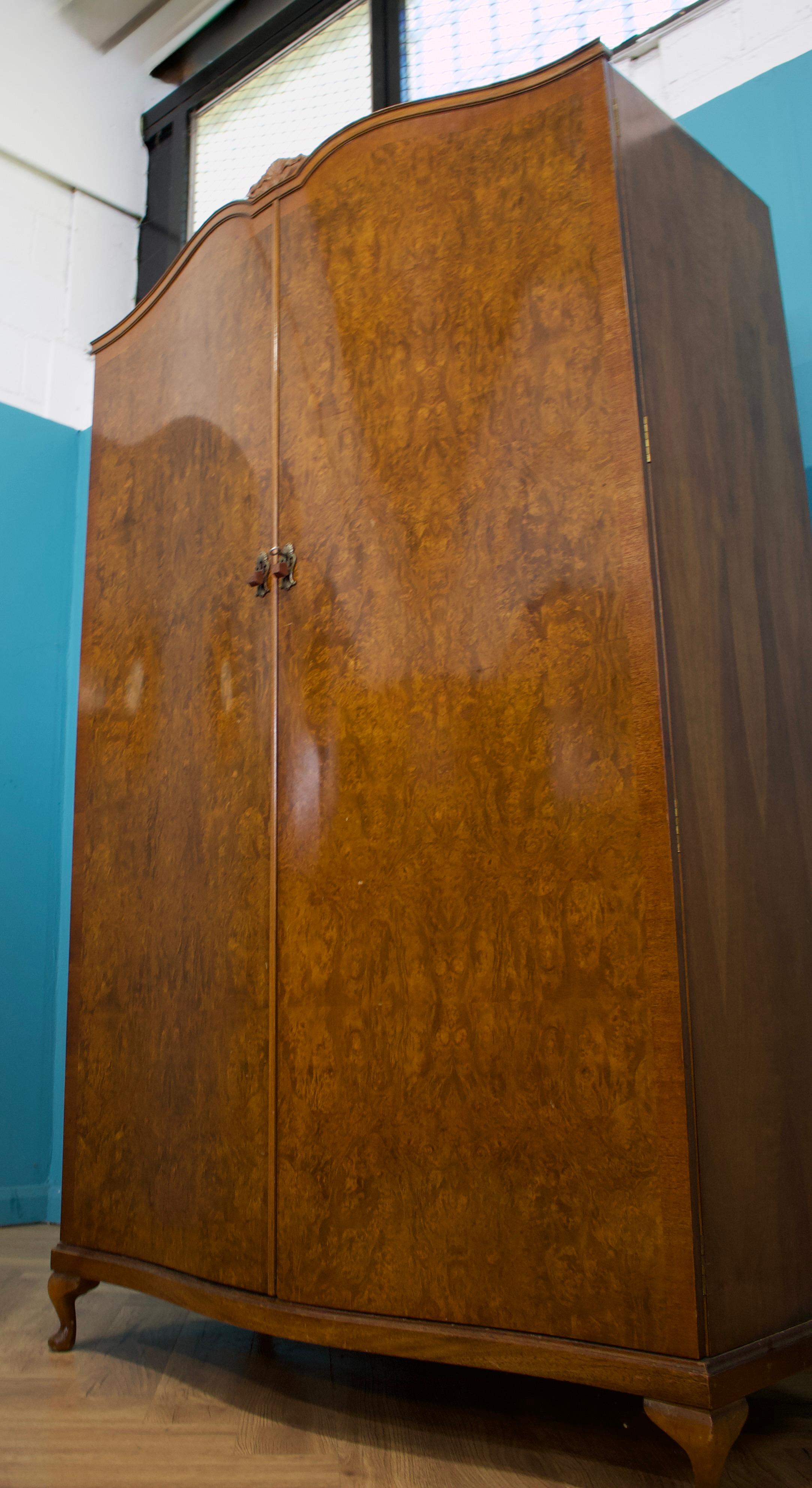 Legno Armadio in radica d'epoca in stile Art Déco, anni '50 in vendita