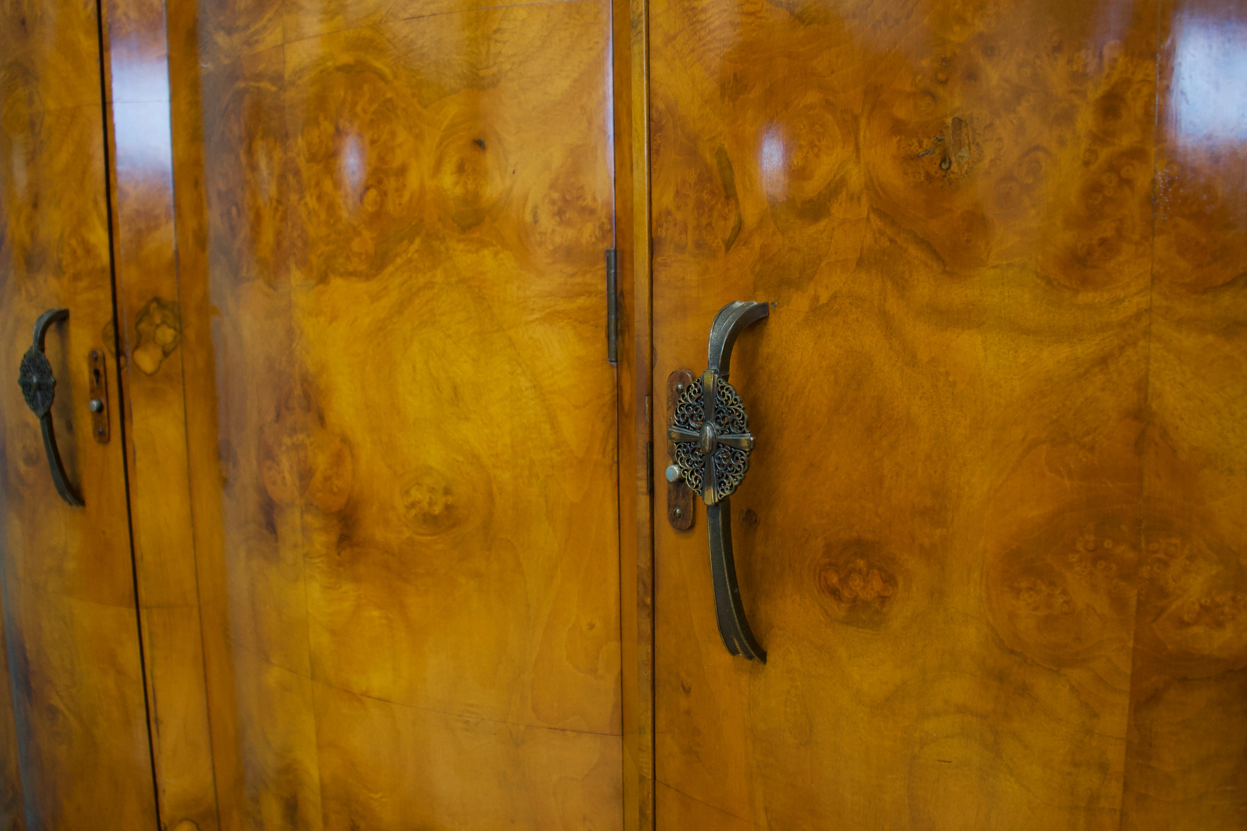 Vintage Art Deco Style Burr Walnut Wardrobe, 1950s im Angebot 1