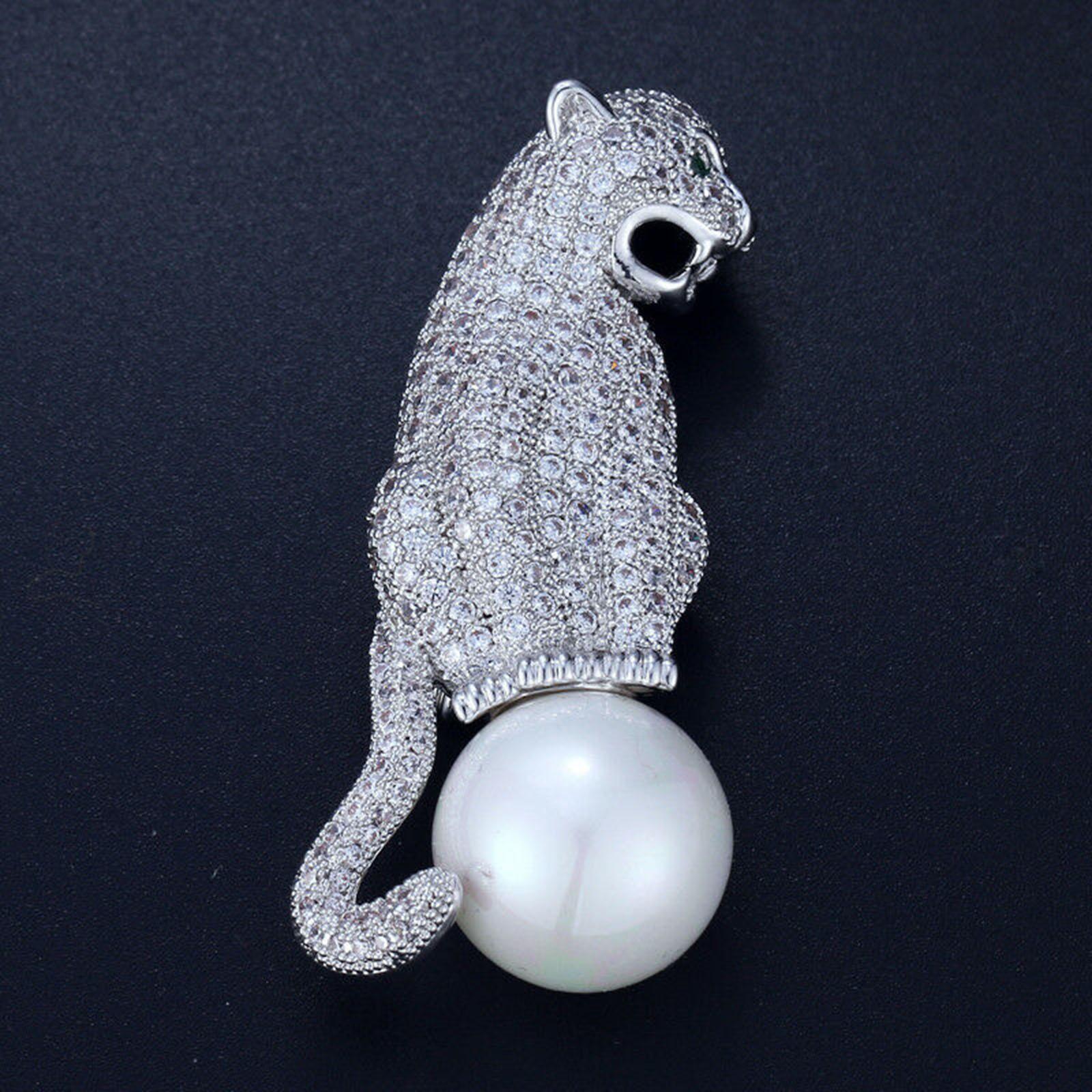 Art Deco Style Diamanté Jaguar Panther Pearl Brooch Pin  In Excellent Condition In Montreal, QC