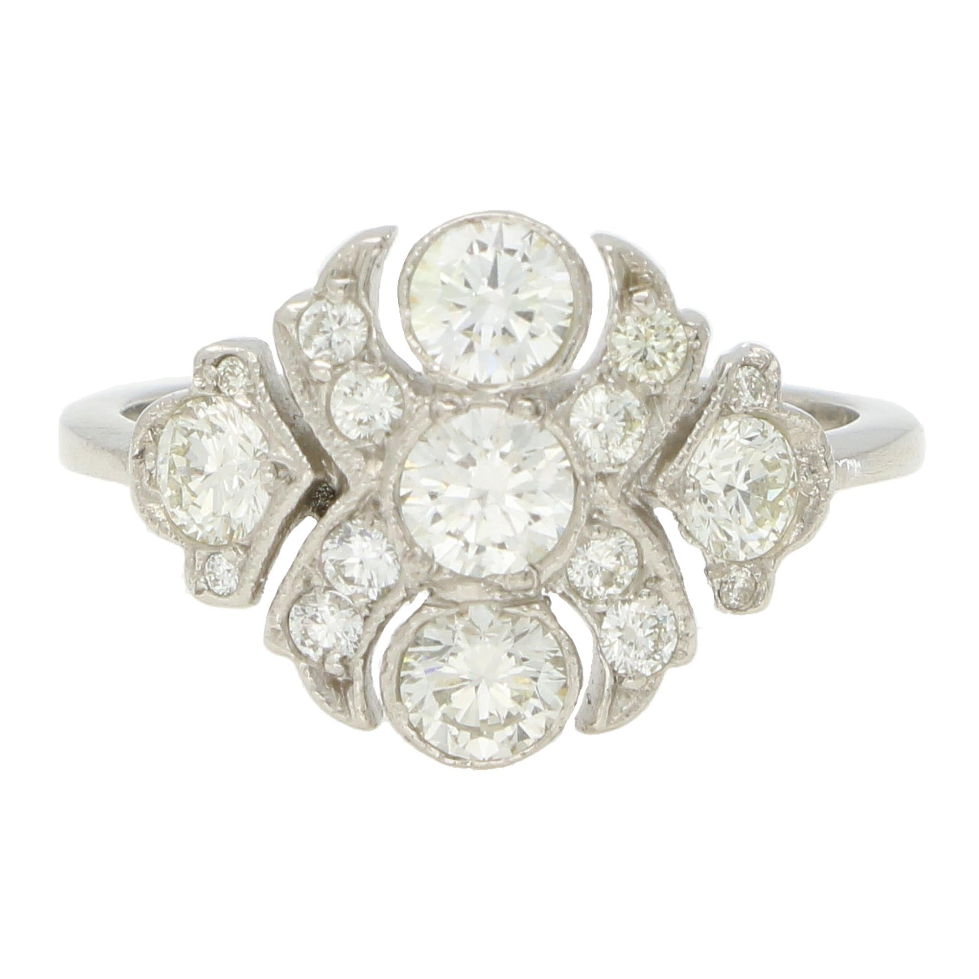 Bague grappe de style Art déco vintage sertie de diamants en platine en vente 3