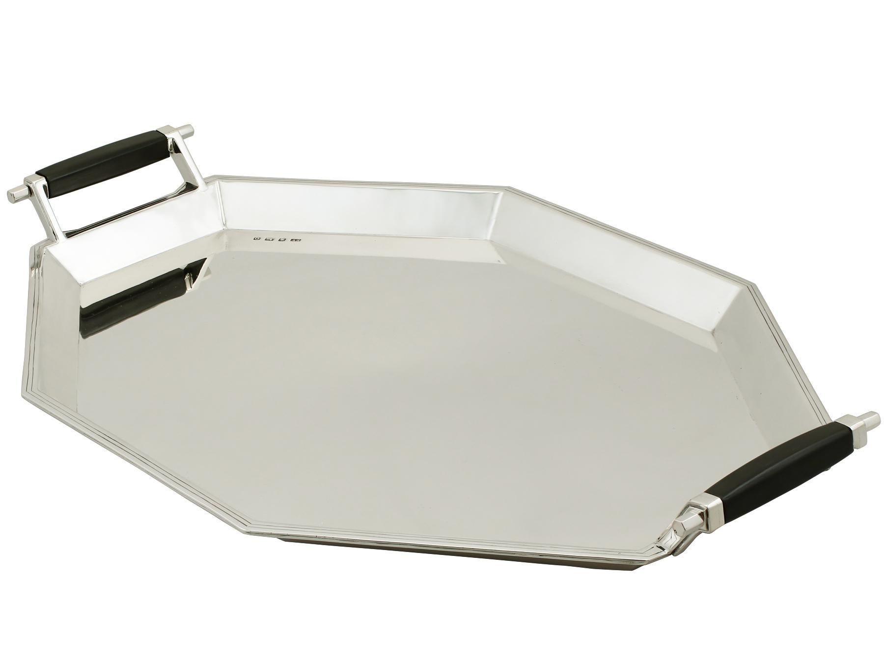Vintage Art Deco Style English Sterling Silver Tray by Viner's Ltd In Excellent Condition In Jesmond, Newcastle Upon Tyne