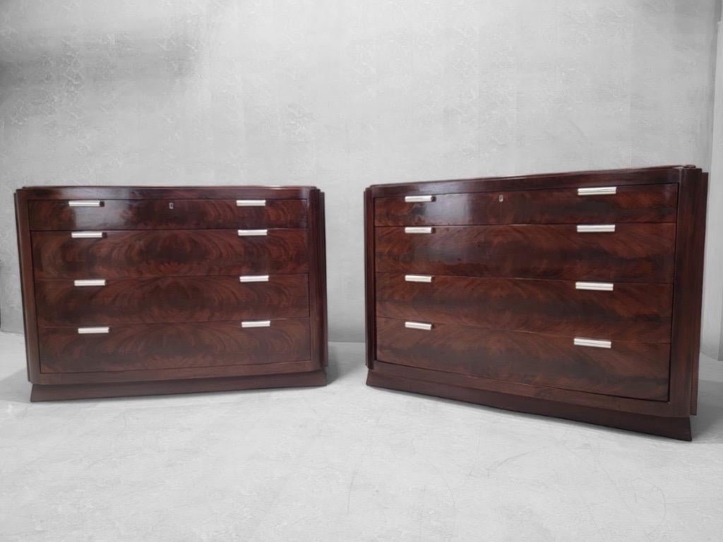 Cassettiera in mogano fiammato in stile Art Déco vintage di Ralph Lauren - Coppia in vendita 3