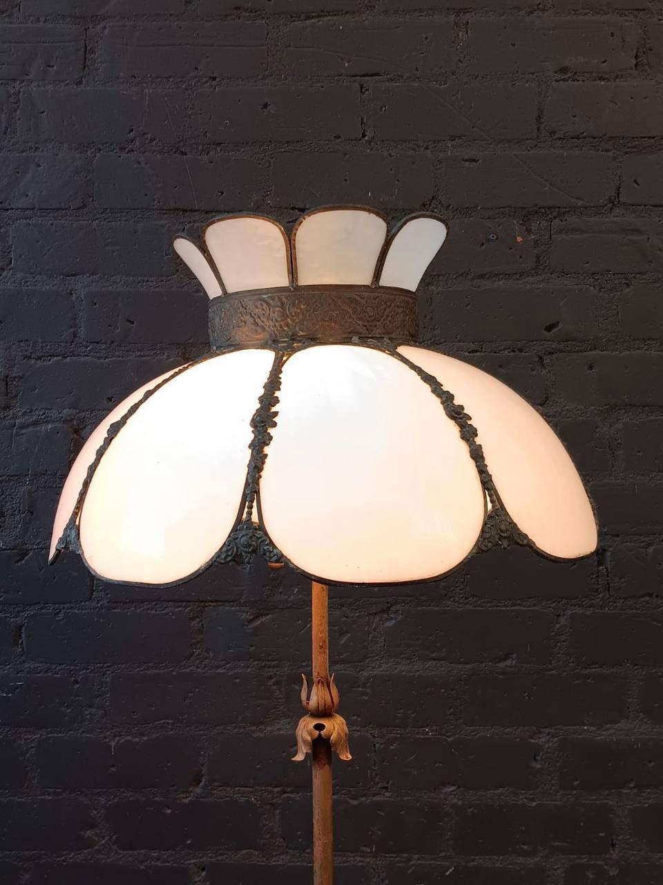 Vintage Art Deco Style Floor Lamp with Tiffany Style Shade In Good Condition For Sale In Los Angeles, CA
