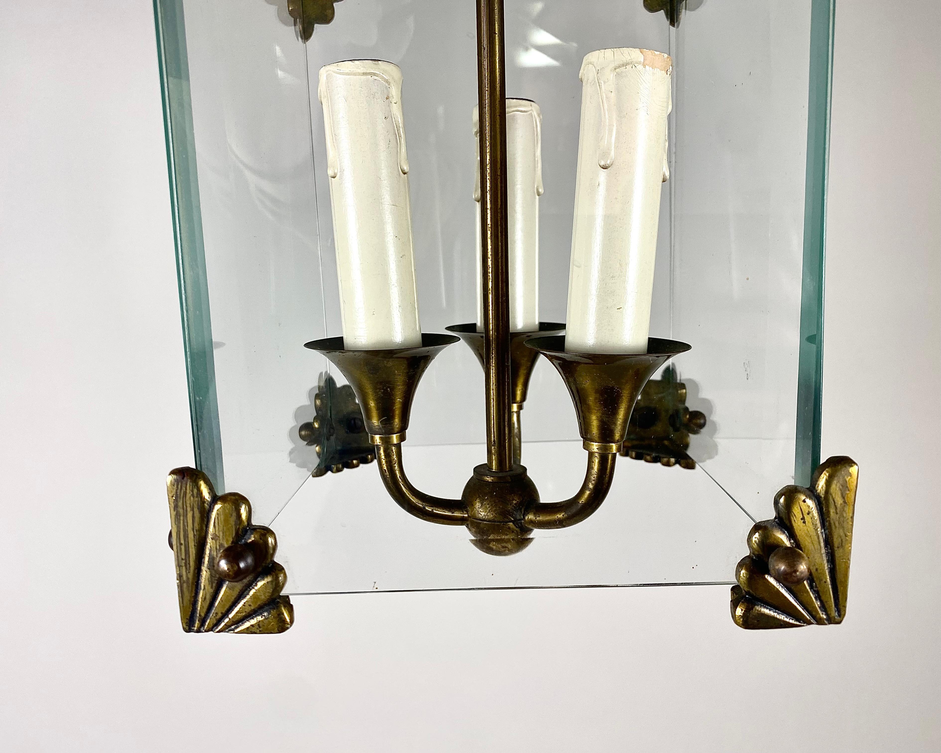 Metà XX secolo Lampada a sospensione in vetro e bronzo in stile Art Deco vintage, anni '50 in vendita