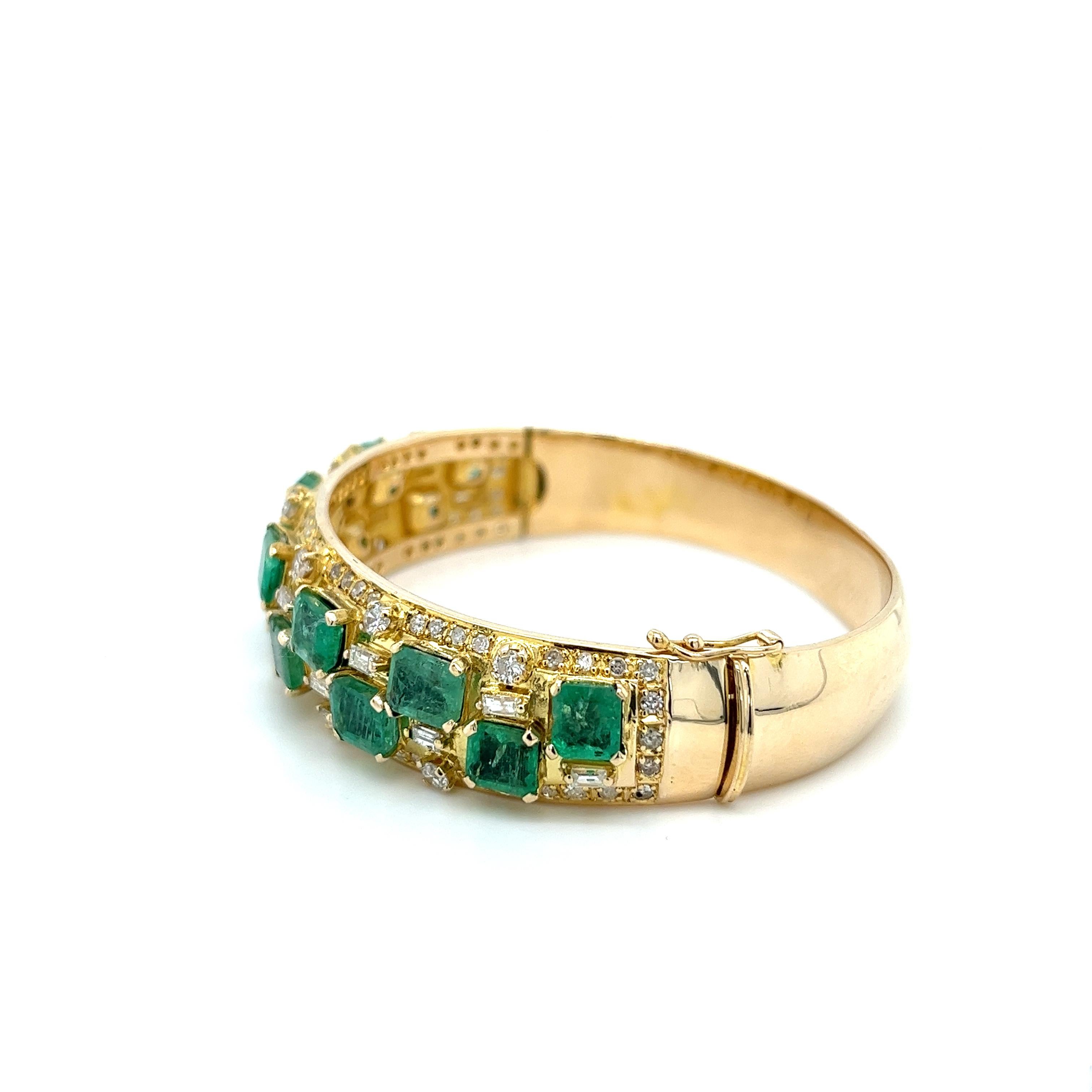 Emerald Cut Vintage Art Deco Style Natural Emerald and Diamond Bangle Bracelet For Sale