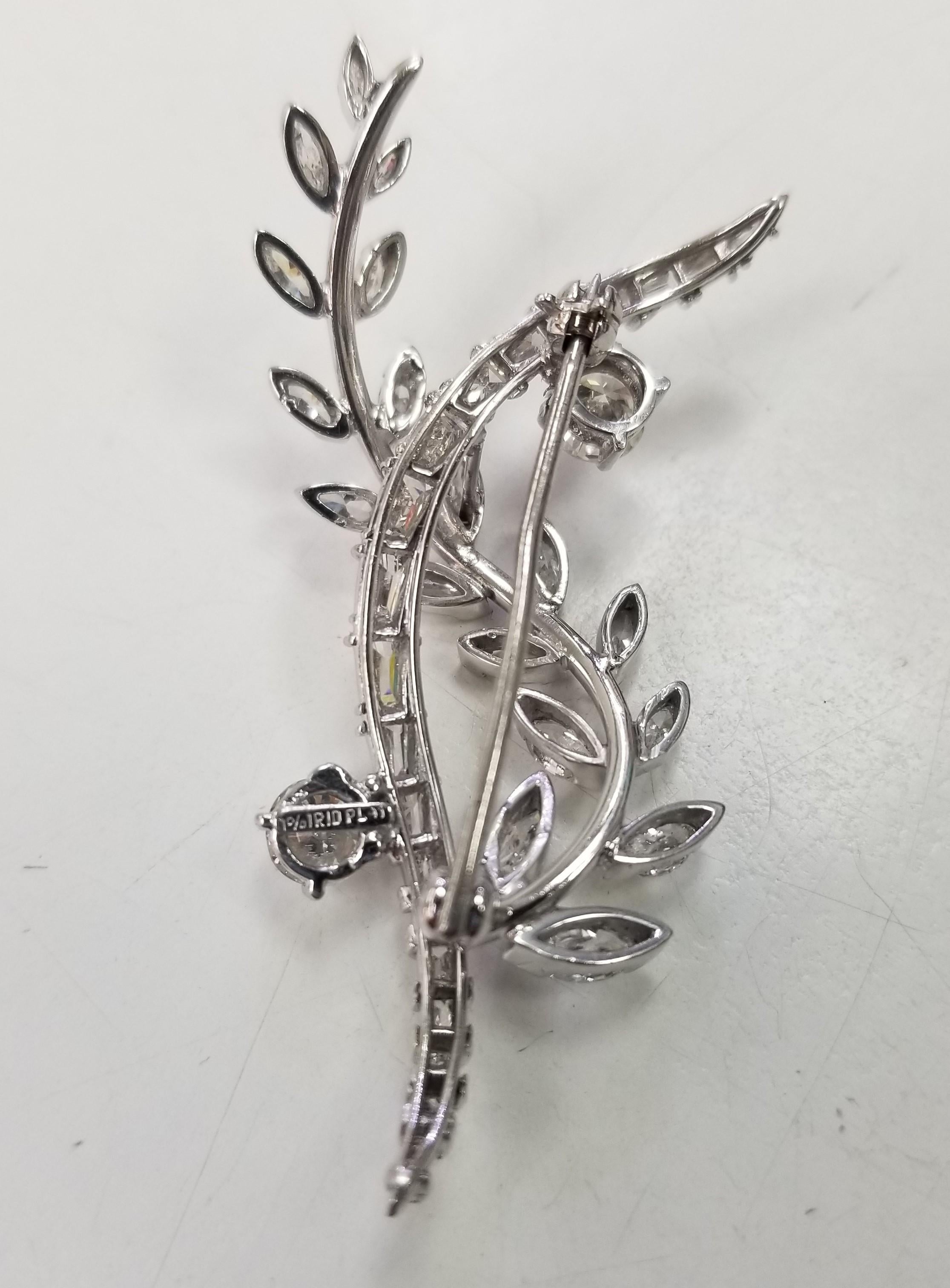  Vintage Art Deco Style Platinum and  Diamond Brooch In Excellent Condition For Sale In Los Angeles, CA