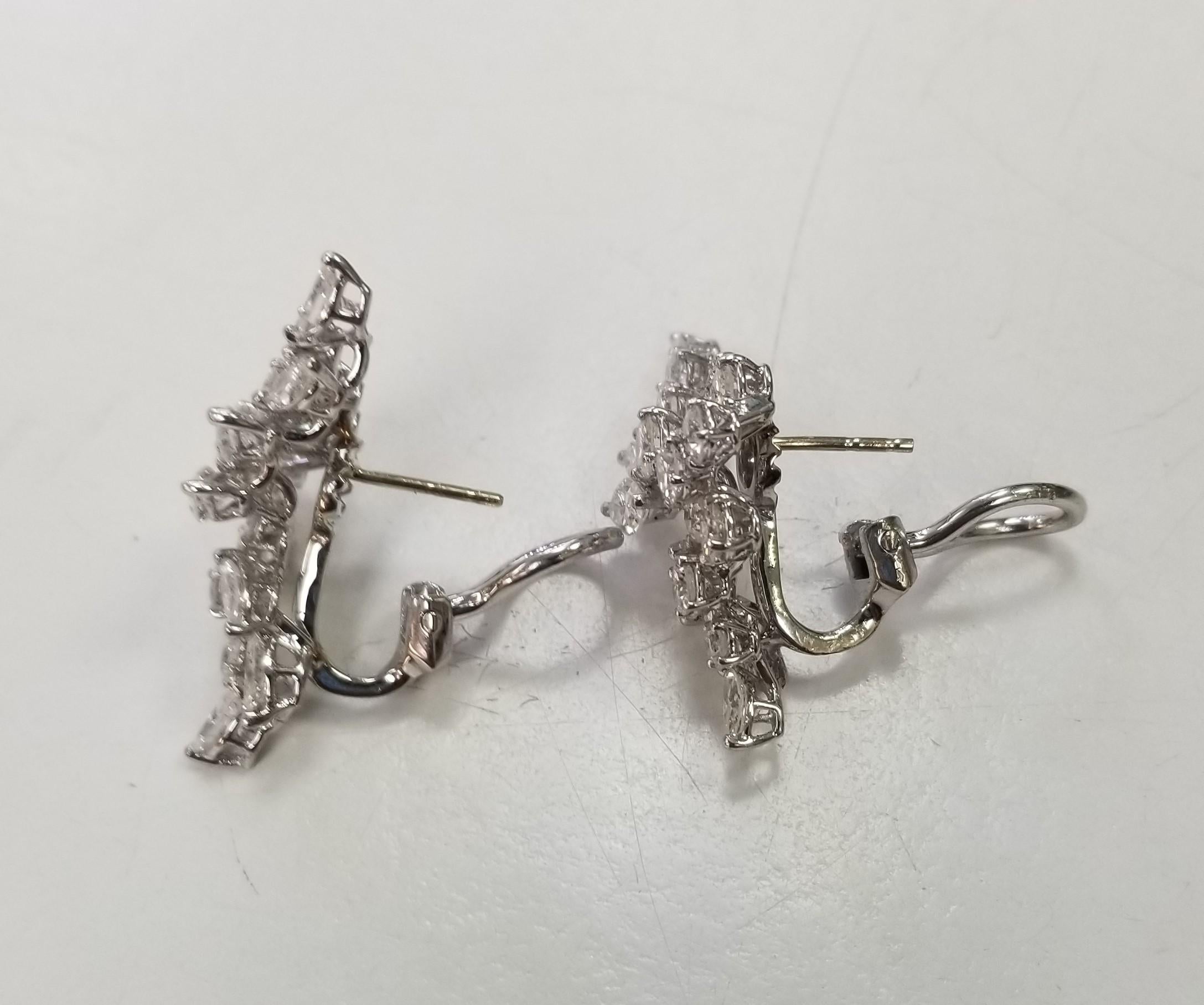  Vintage Art Deco Style Platinum and  Diamond Earrings 4.02 carats In Excellent Condition For Sale In Los Angeles, CA