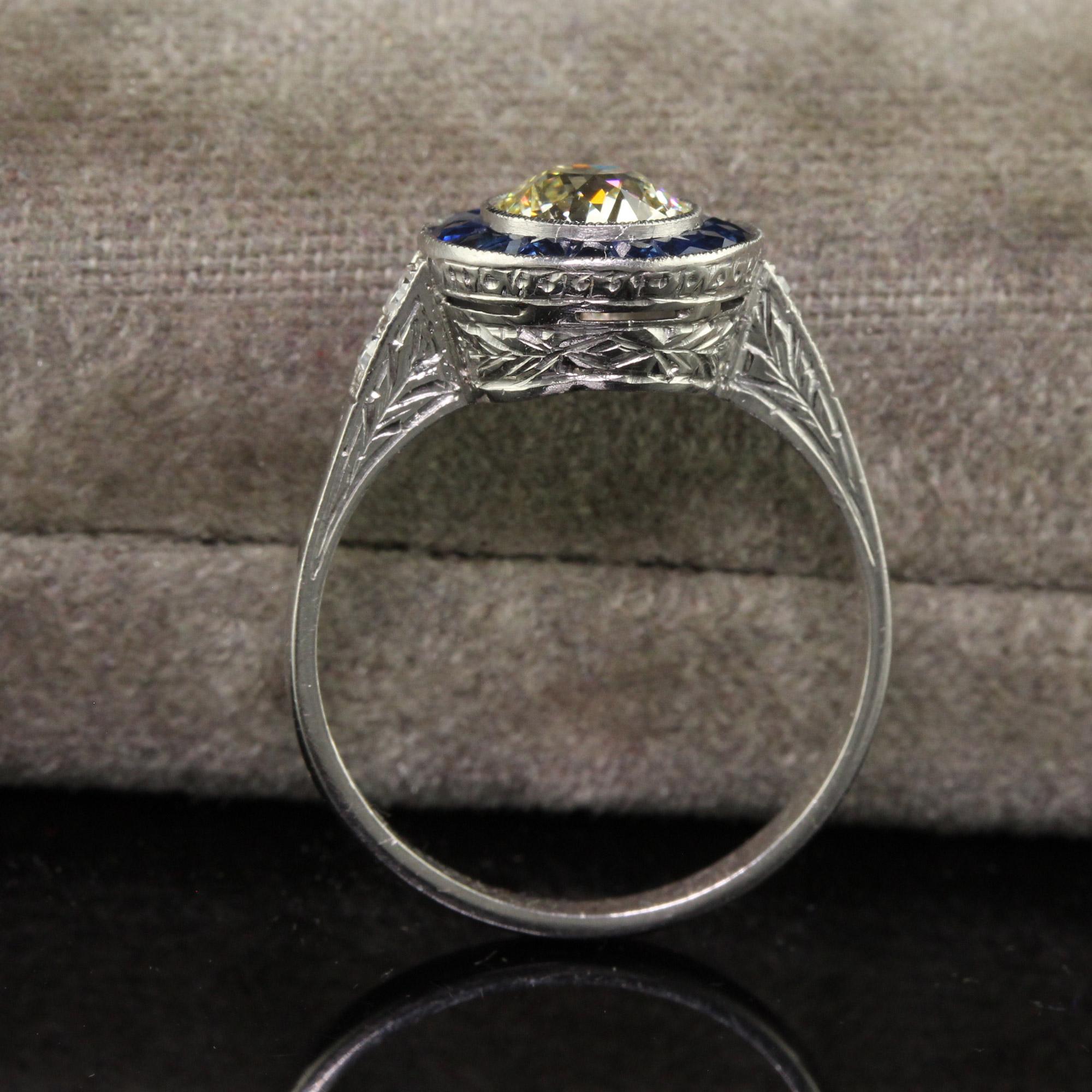 Verlobungsring aus Platin mit altem Eurodiamant und Saphir im Art déco-Stil im Art déco-Stil (Alteuropäischer Schliff) im Angebot