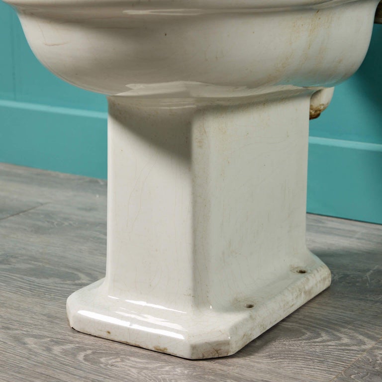 Bidet Ancien Sur Pied En Faïence – Pièce Vintage, état Occasion, Style Rétro Pour Salle De Bain