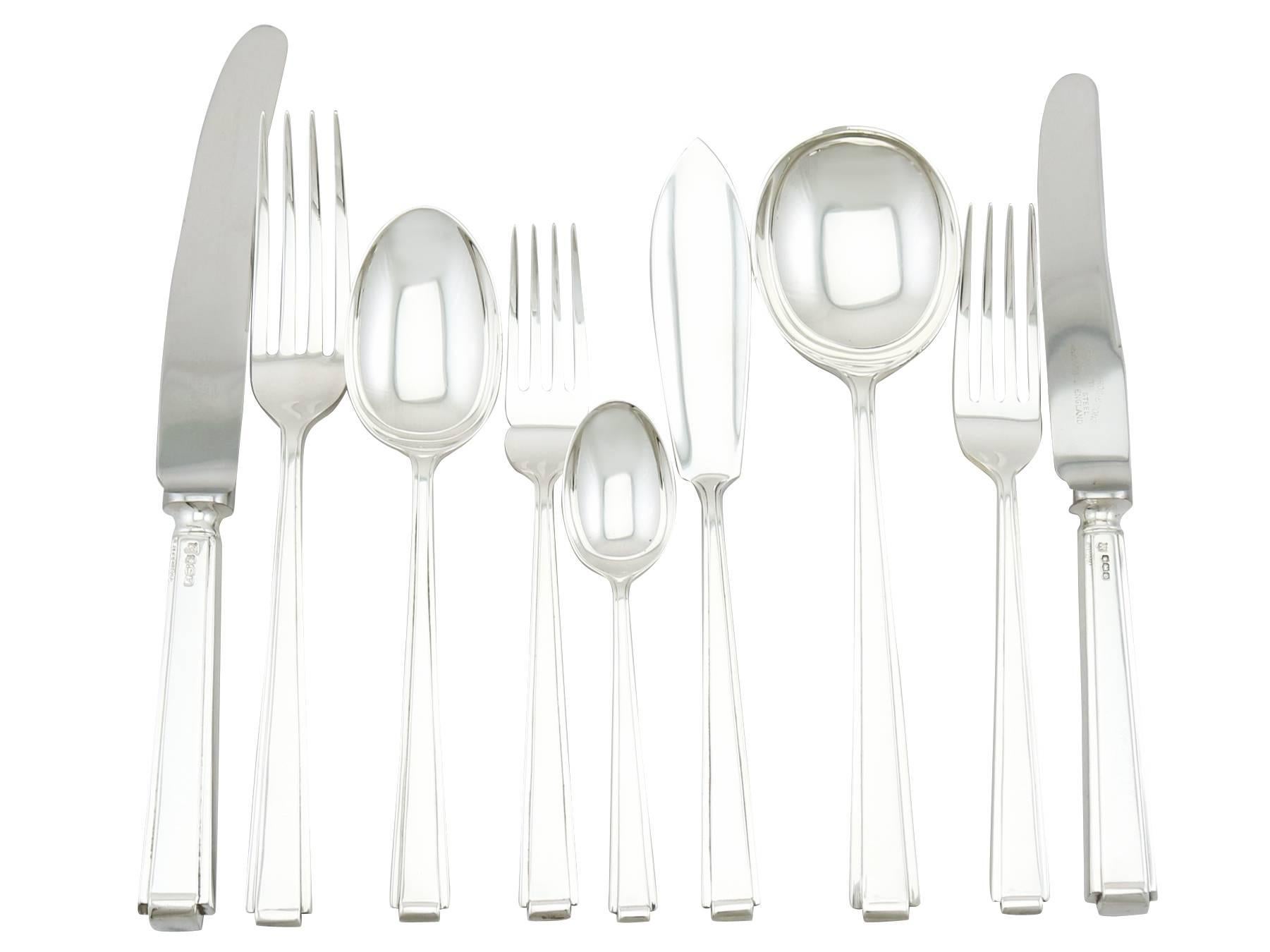 An exceptional, fine and impressive vintage sterling silver Strathmore pattern flatware service for twelve persons in the Art Deco style; an addition to our canteen of cutlery collection.

The pieces of this exceptional vintage Elizabeth silver