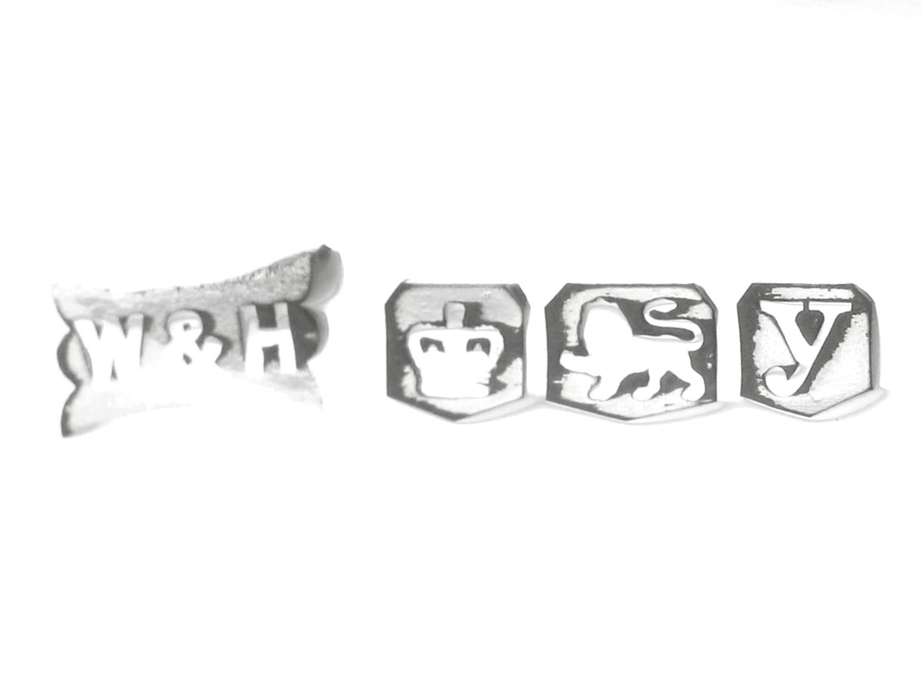Milieu du XXe siècle Plat à fruits vintage en argent sterling de style Art Déco par Walker & Hall