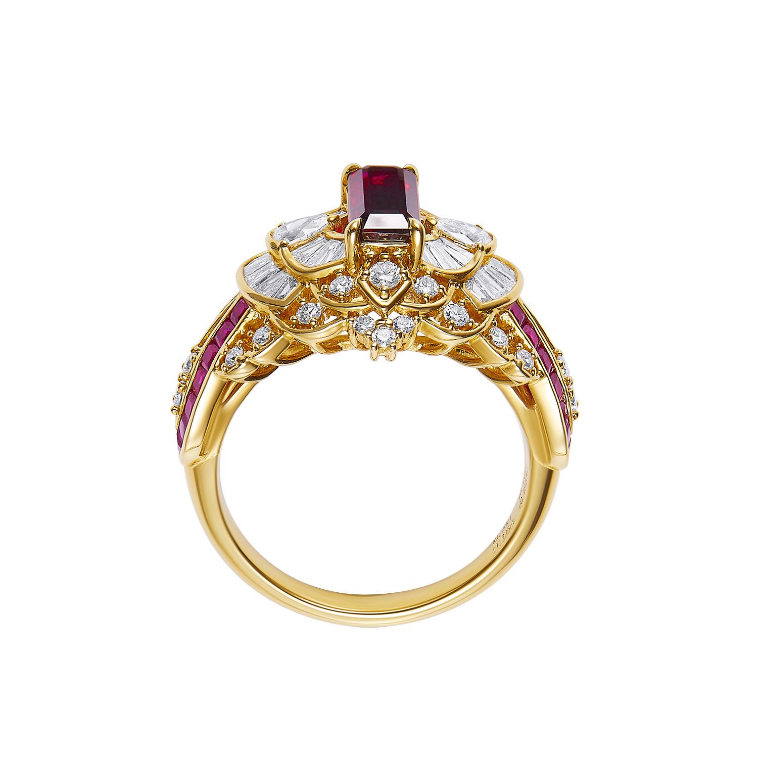 Vintage Art Deco Style Stunning Pigeon Blood Ruby Ring In New Condition For Sale In Bangkok, TH