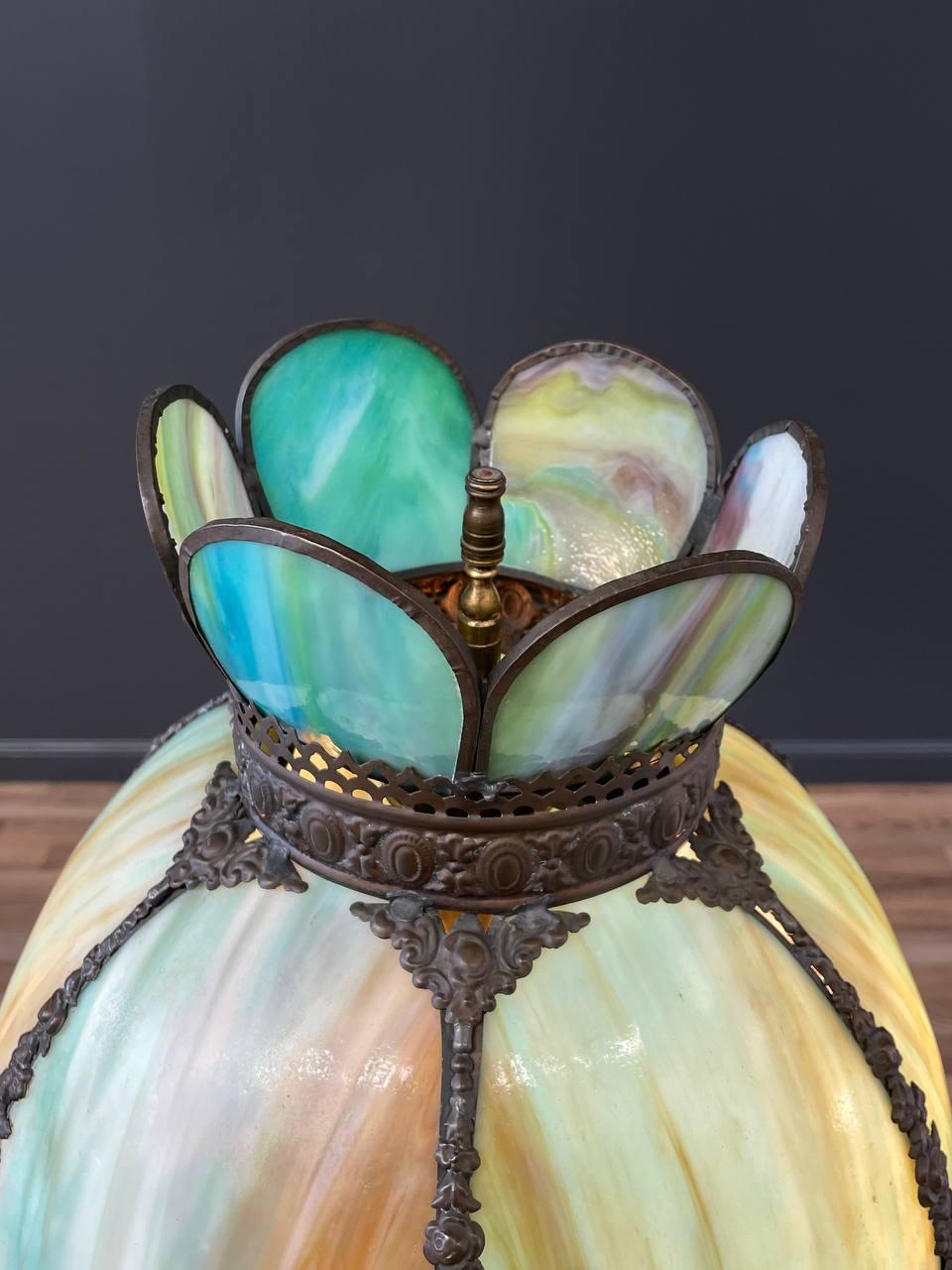 Vintage Art Deco Style Table Lamp with Tiffany Style Shade In Good Condition For Sale In Los Angeles, CA