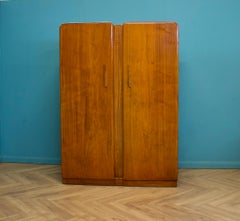 Armoire vintage en noyer de style Art of Vintage, années 1930