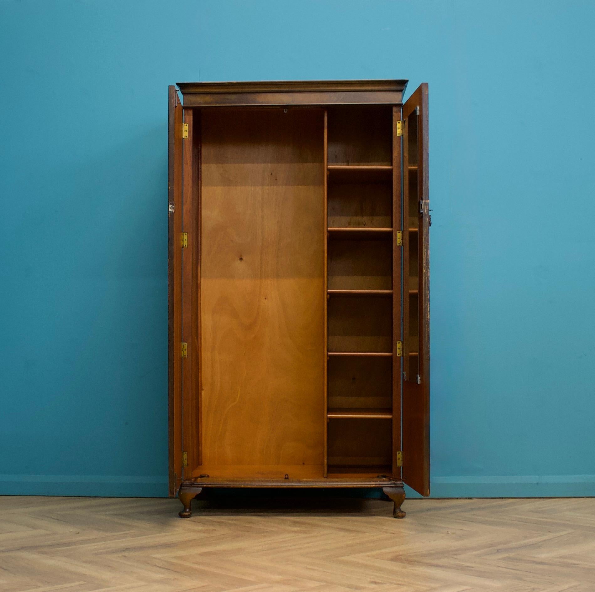 Metà XX secolo Armadio vintage in stile Art Déco, anni '1940 in vendita