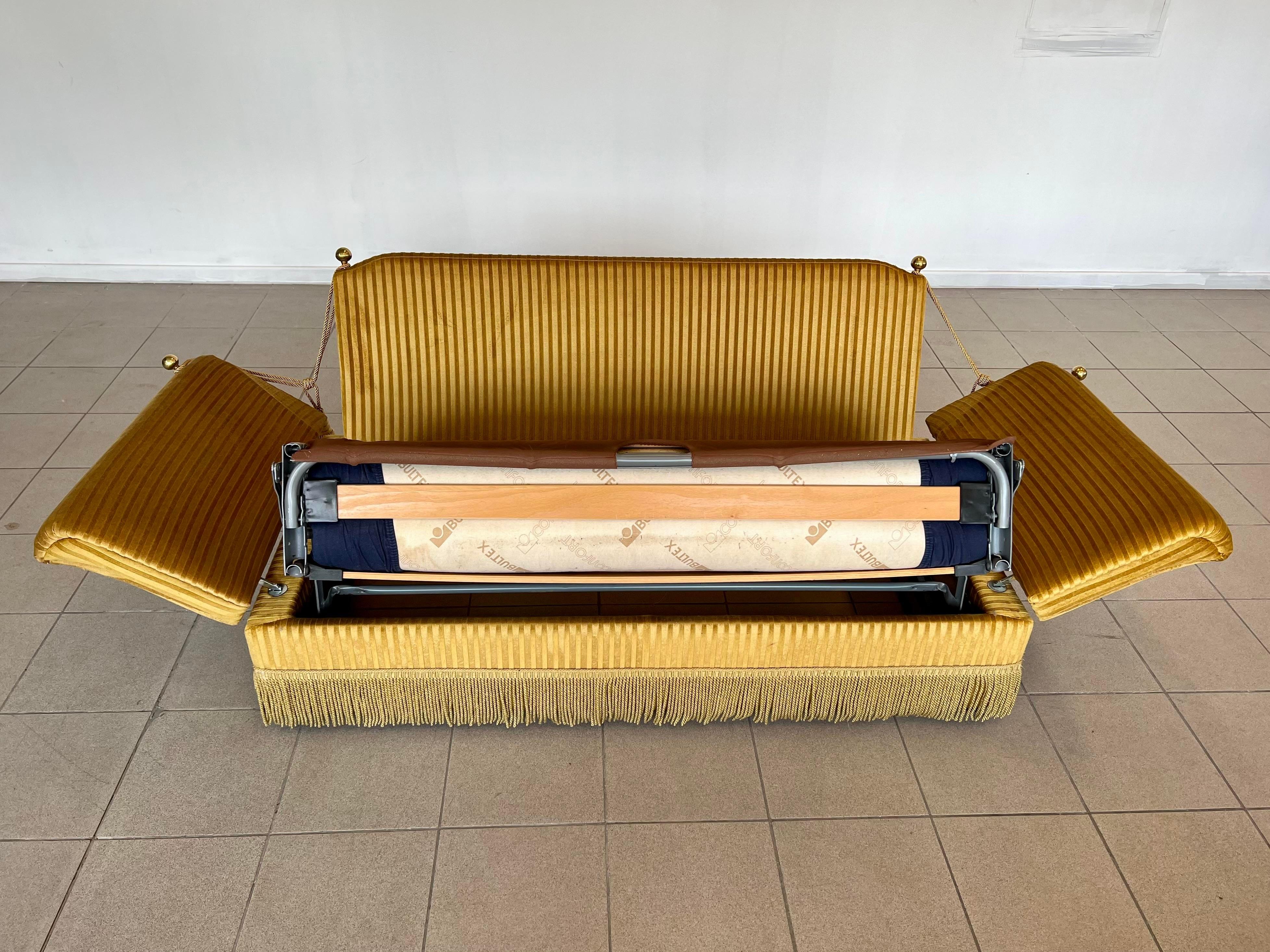 20th Century Vintage Art Deco Styled Adjustable Sofa Bed With Cushions and Fringes For Sale