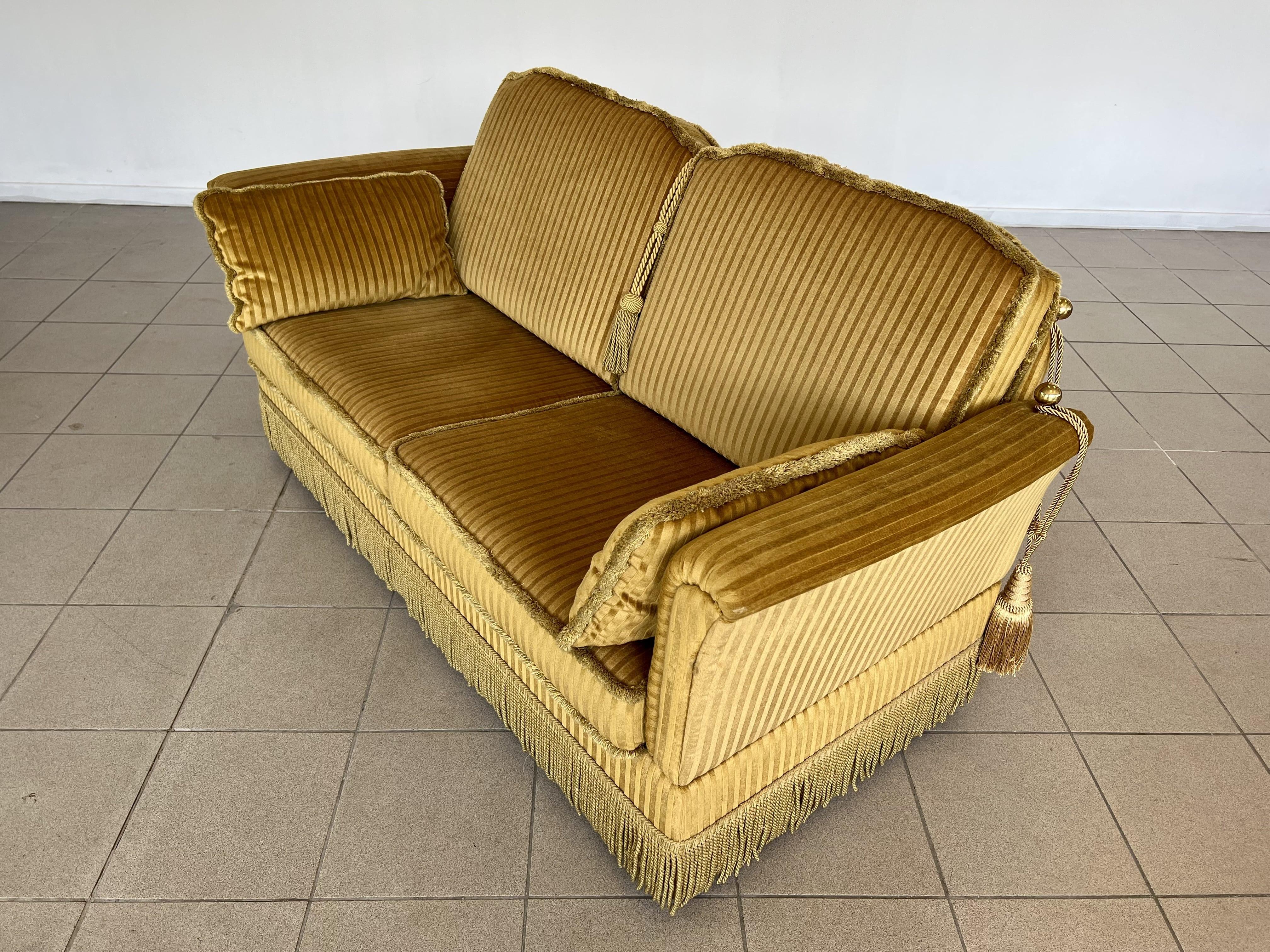 Vintage Art Deco Styled Adjustable Sofa Bed With Cushions and Fringes For Sale 2