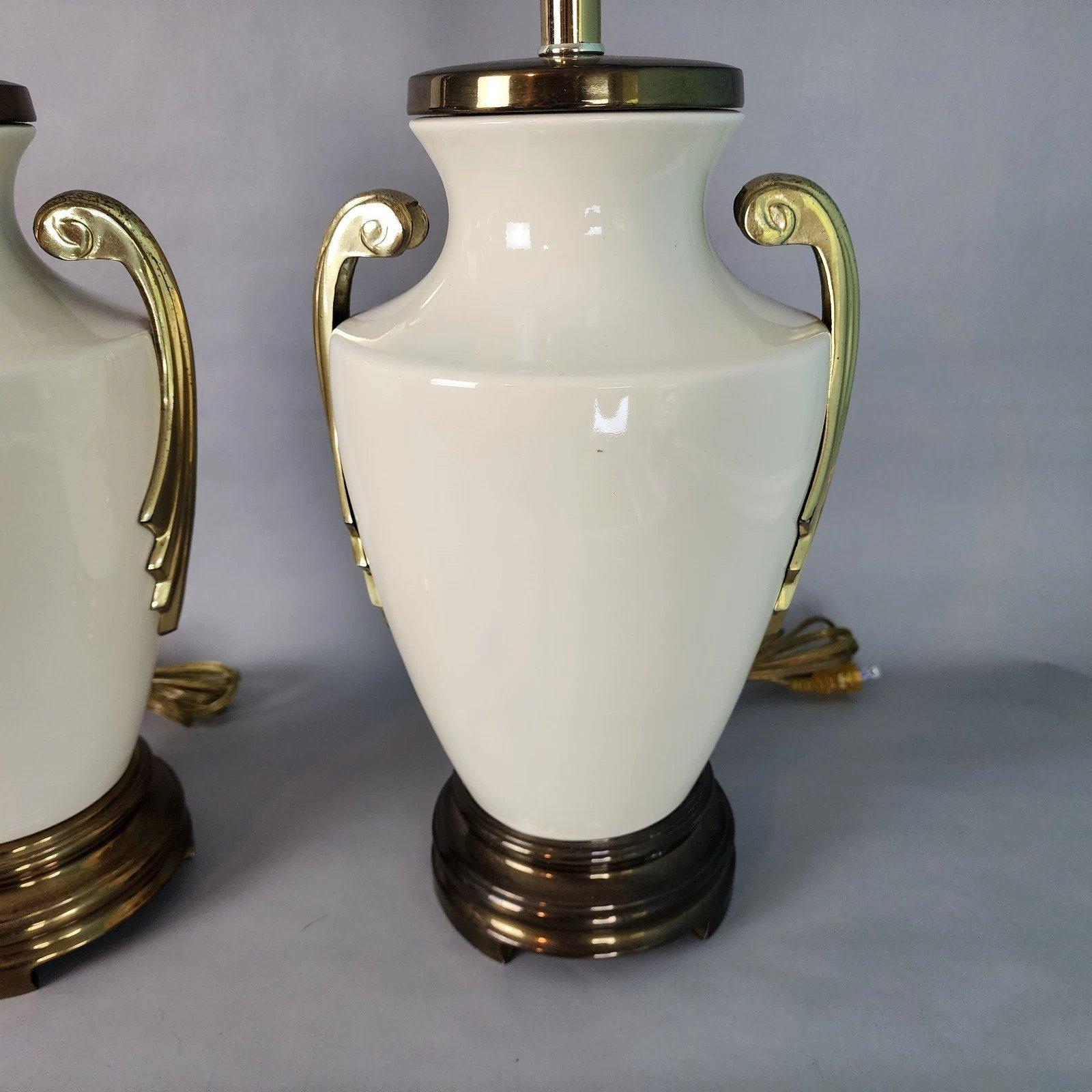 Vintage Art Deco Tischlampen Keramik Messing A Pair (Art déco) im Angebot