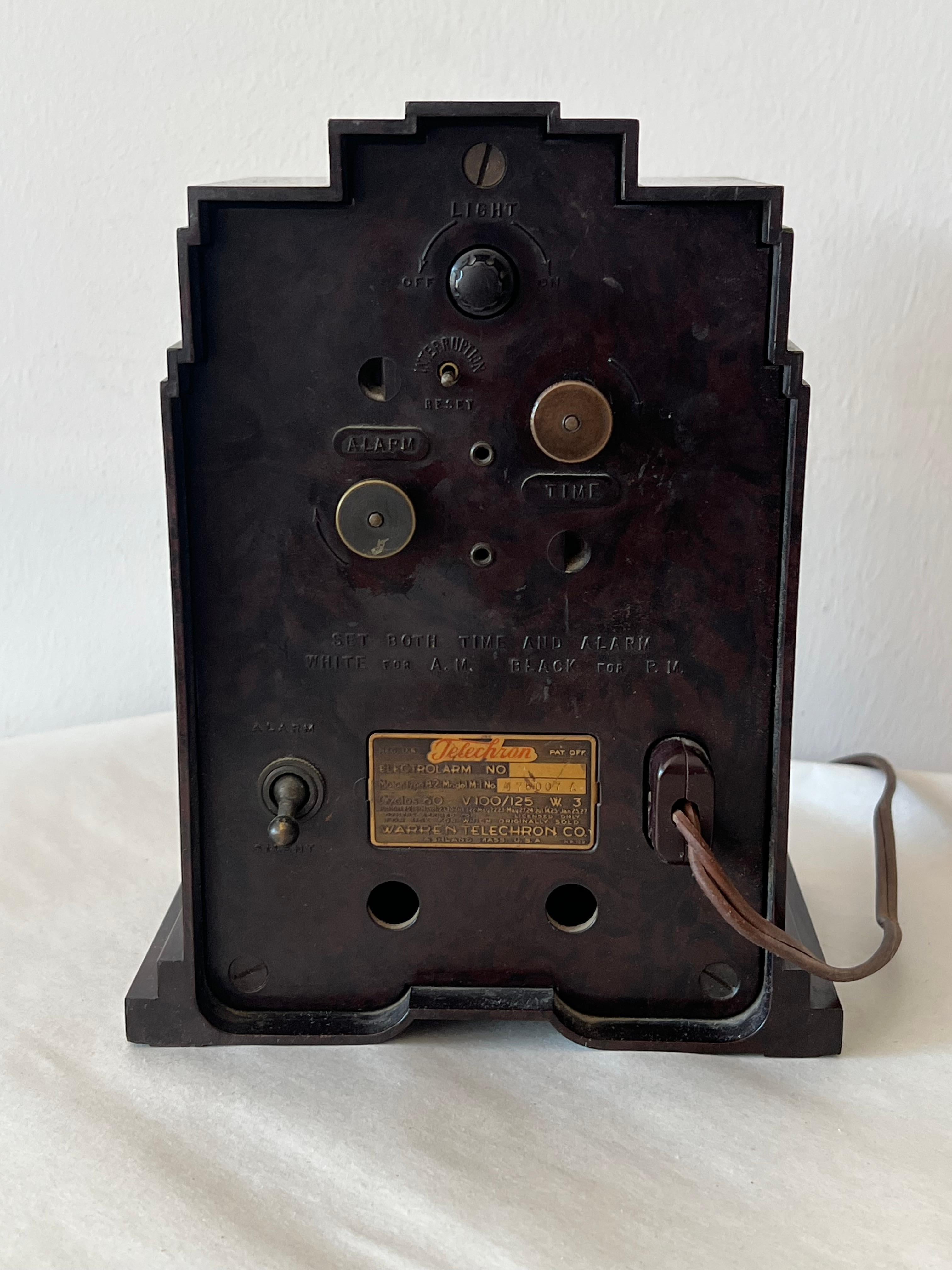 Elettroallarme Telechron d'epoca in stile Art Deco  Orologio da tavolo grattacielo in bachelite in vendita 3