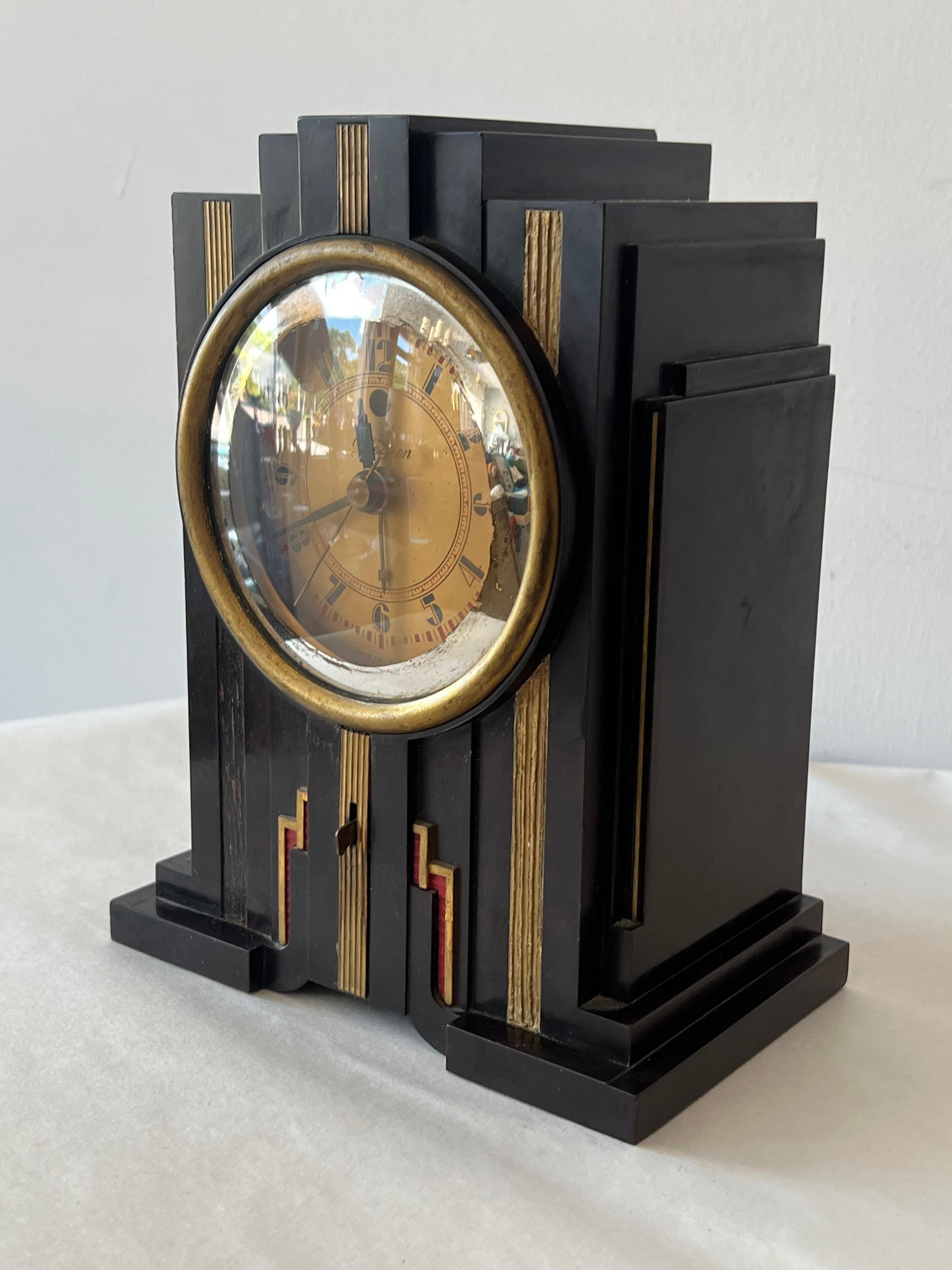 Art Déco Elettroallarme Telechron d'epoca in stile Art Deco  Orologio da tavolo grattacielo in bachelite in vendita