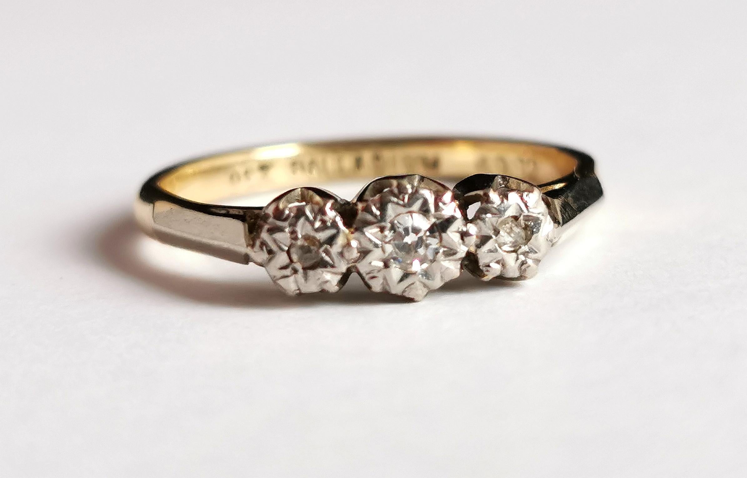 Vintage Art Deco Three Stone Diamond Ring, 9k Gold and Palladium For Sale 4