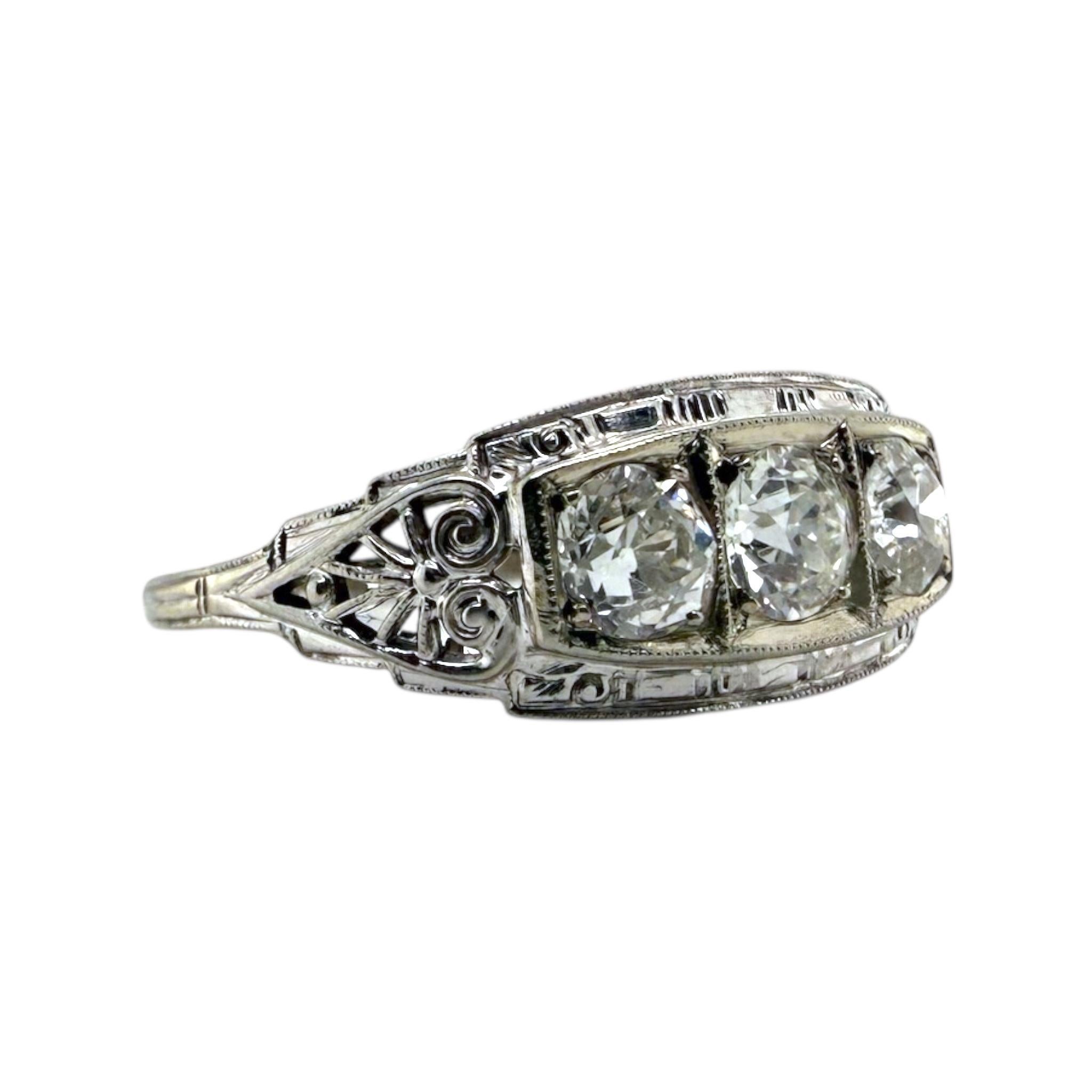 Donna Anello vintage con tre pietre di diamante antico taglio europeo in stile Art of Vintage
