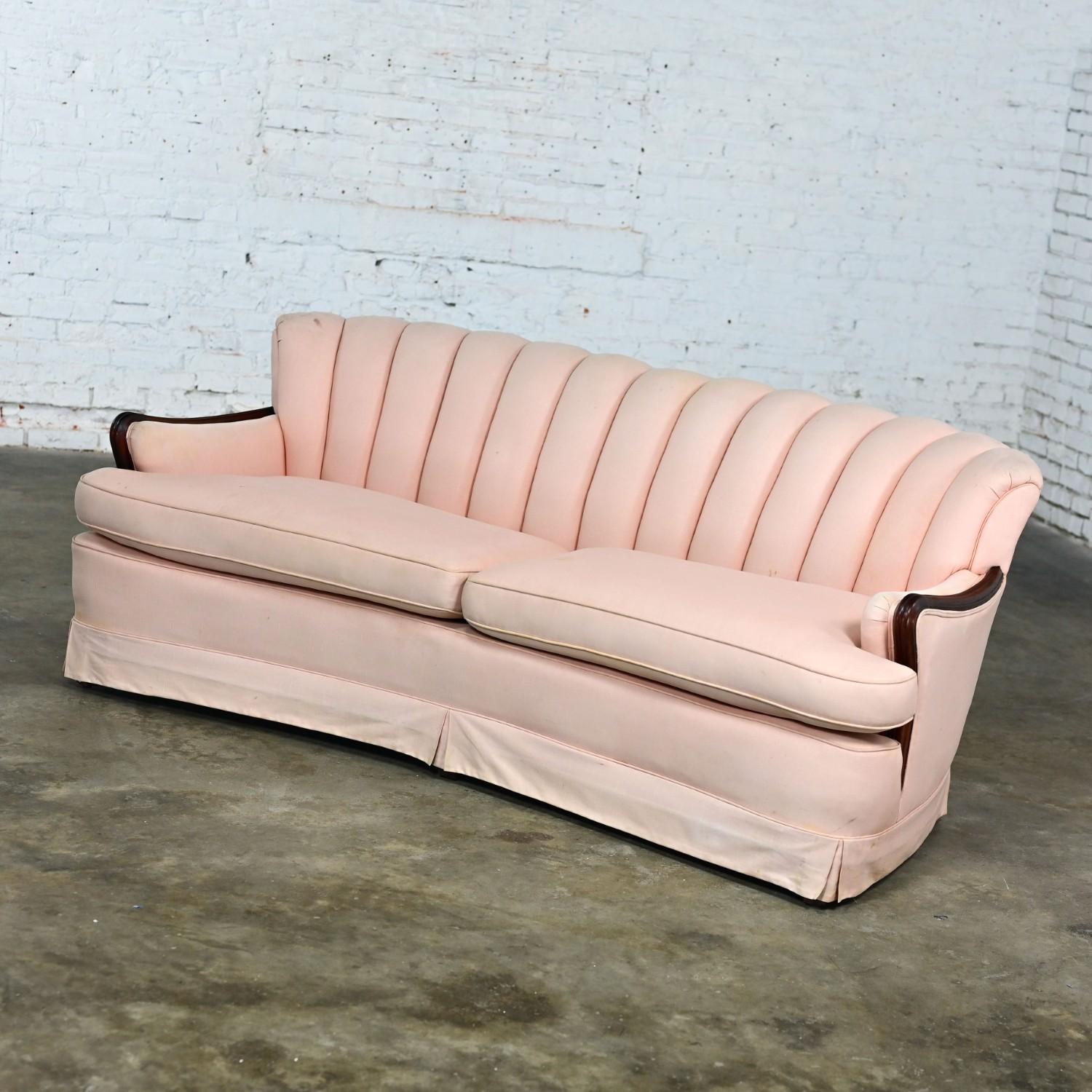 Sconosciuto Vintage Art Deco - Art Nouveau Divano con schienale incanalato rosa Solo braccioli in noce in vendita