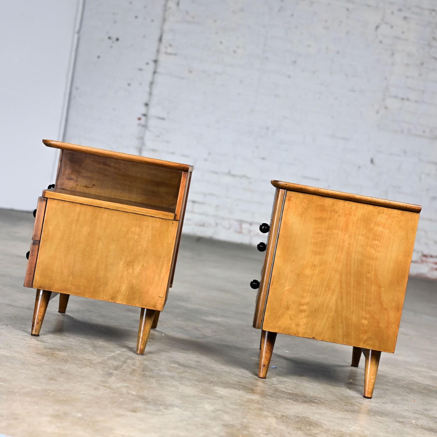 Vintage Art Deco to MCM Low Asymmetrical Nightstands or End Tables a Pair For Sale 4