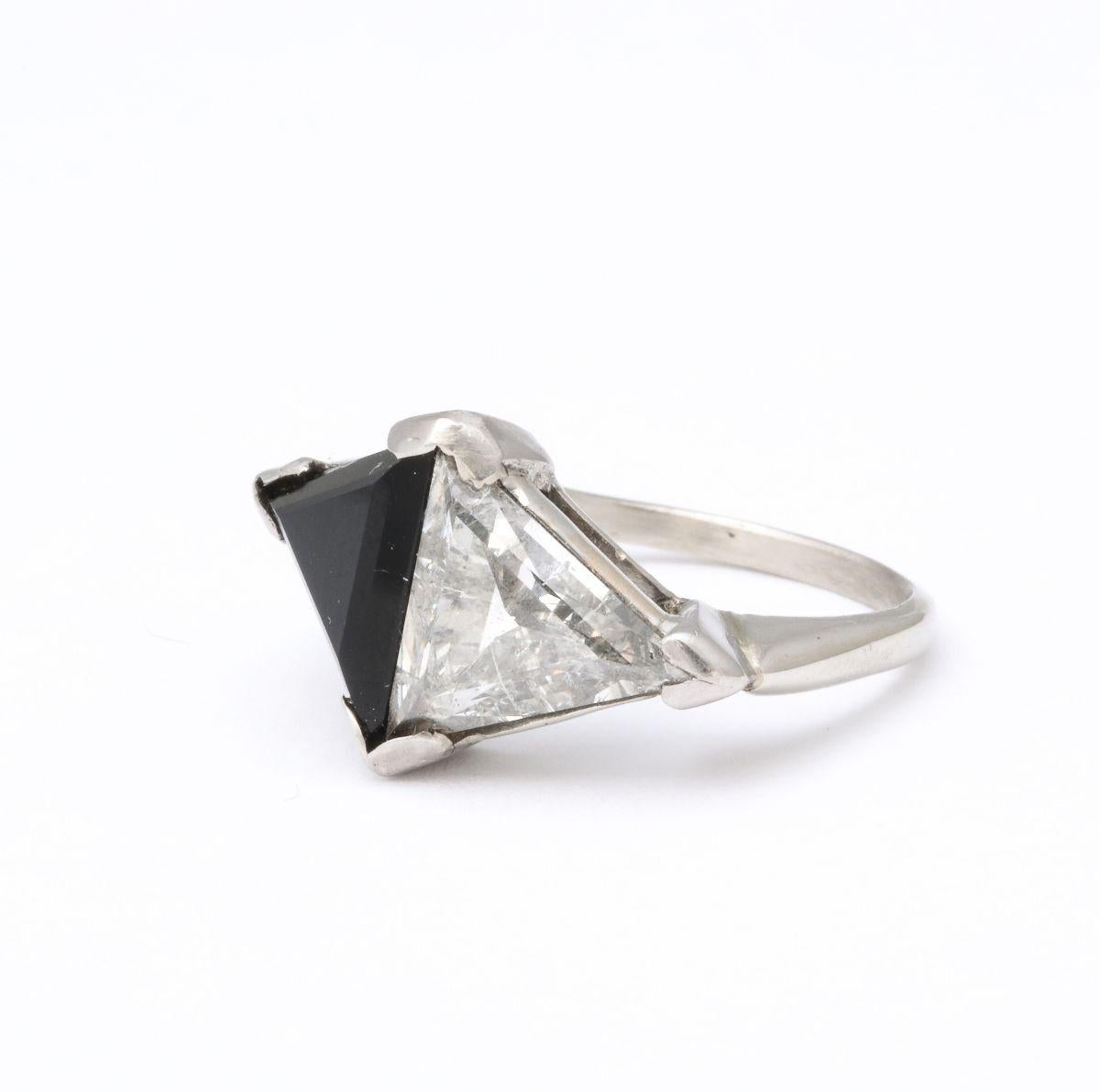 Vintage Art Deco Triangular Diamond and Onyx Platinum Ring In Good Condition In New York, NY