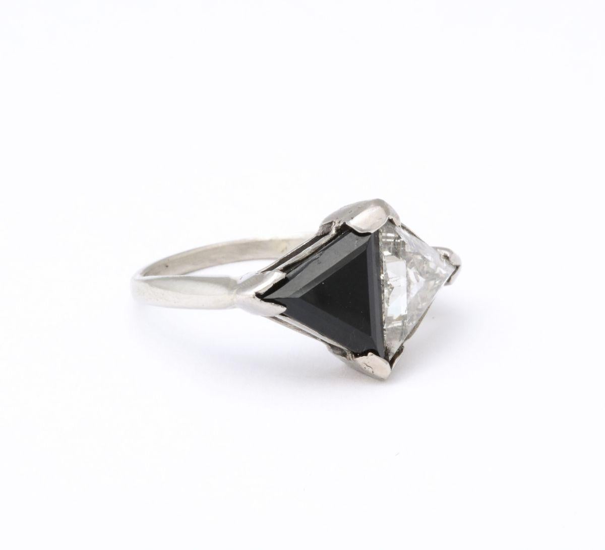 Vintage Art Deco Triangular Diamond and Onyx Platinum Ring 3