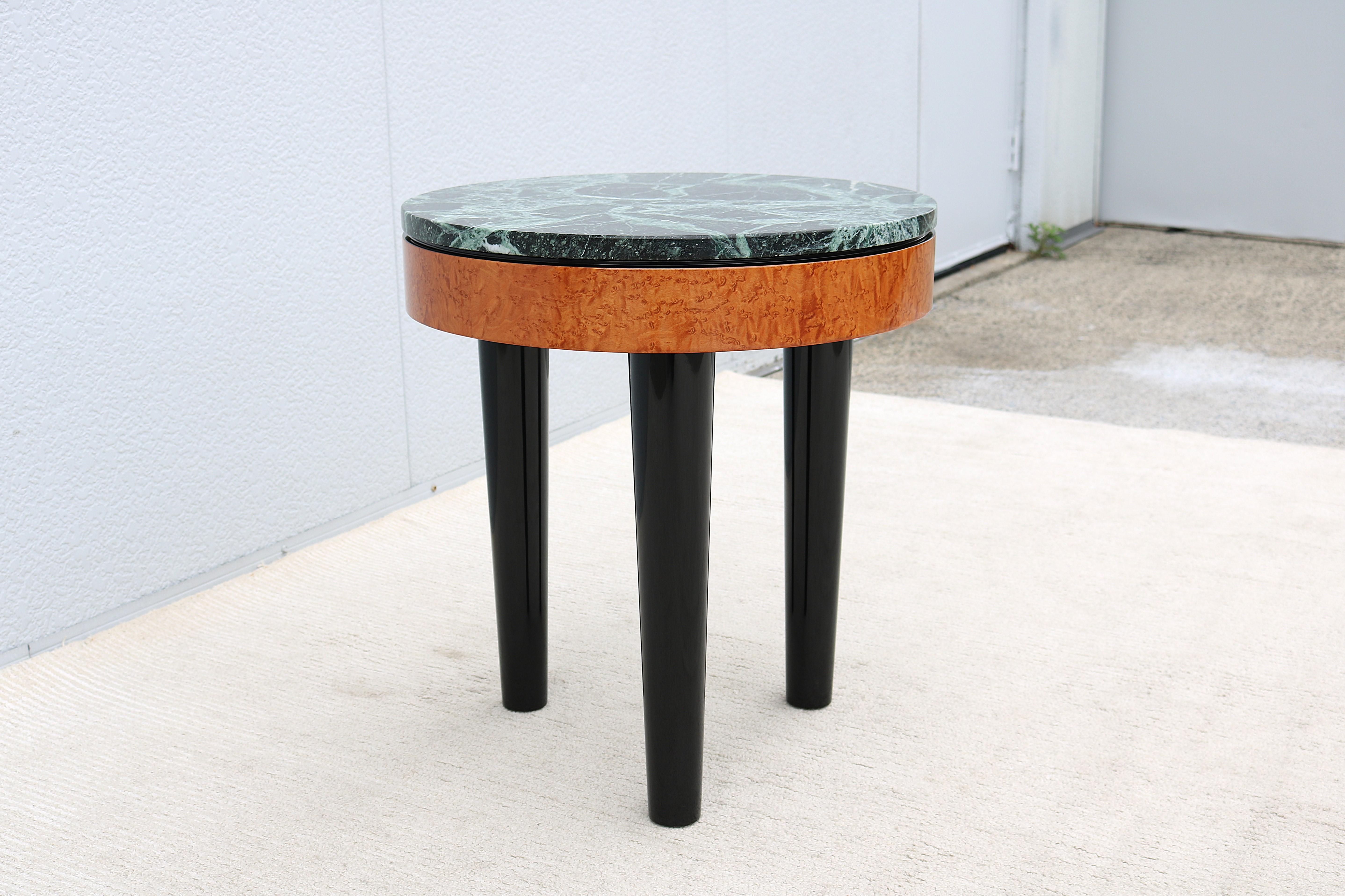 Table d'appoint vintage Art déco Enrique Garcel à trois pieds en broussin et plateau en marbre vert en vente 6