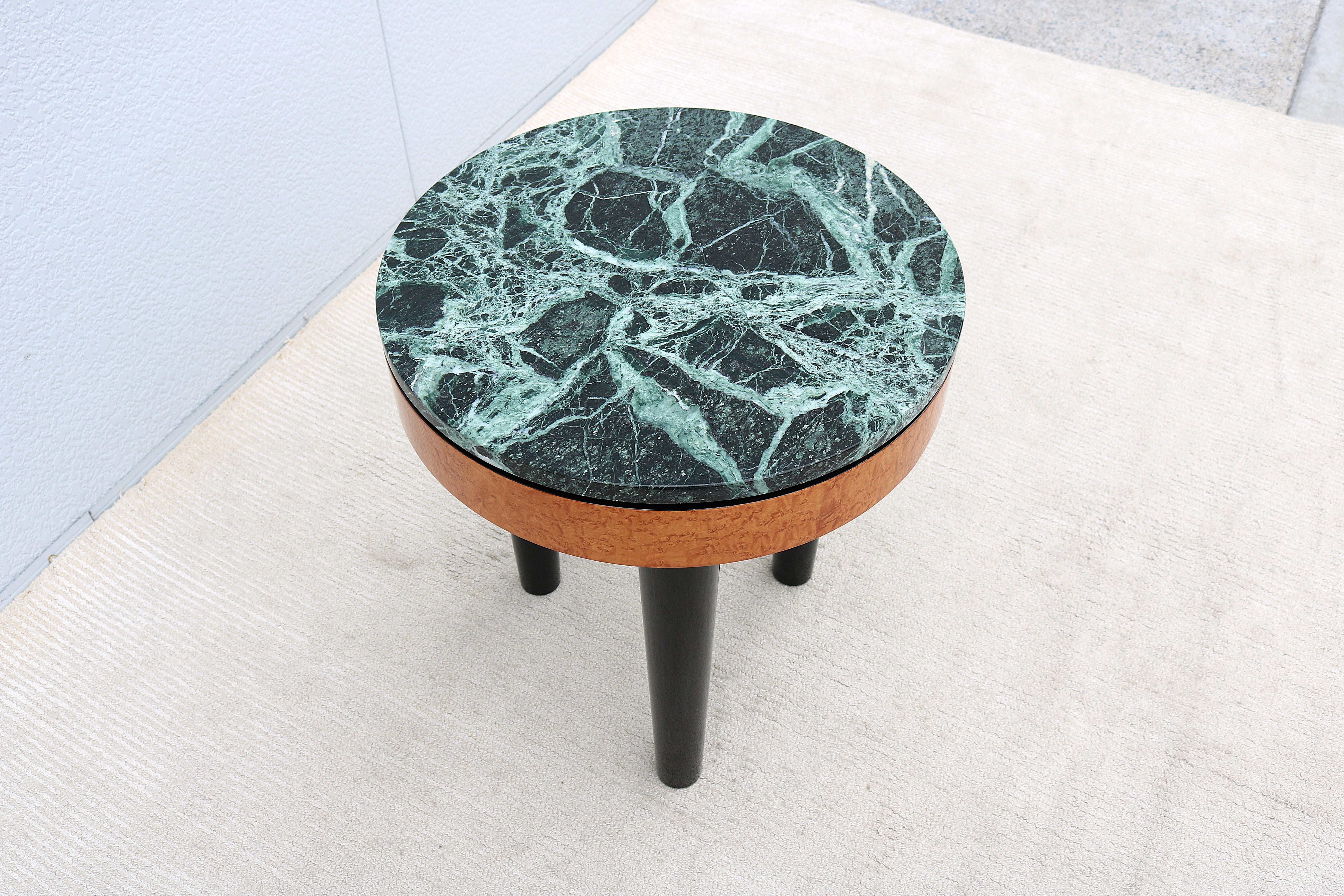 Table d'appoint vintage Art déco Enrique Garcel à trois pieds en broussin et plateau en marbre vert en vente 7