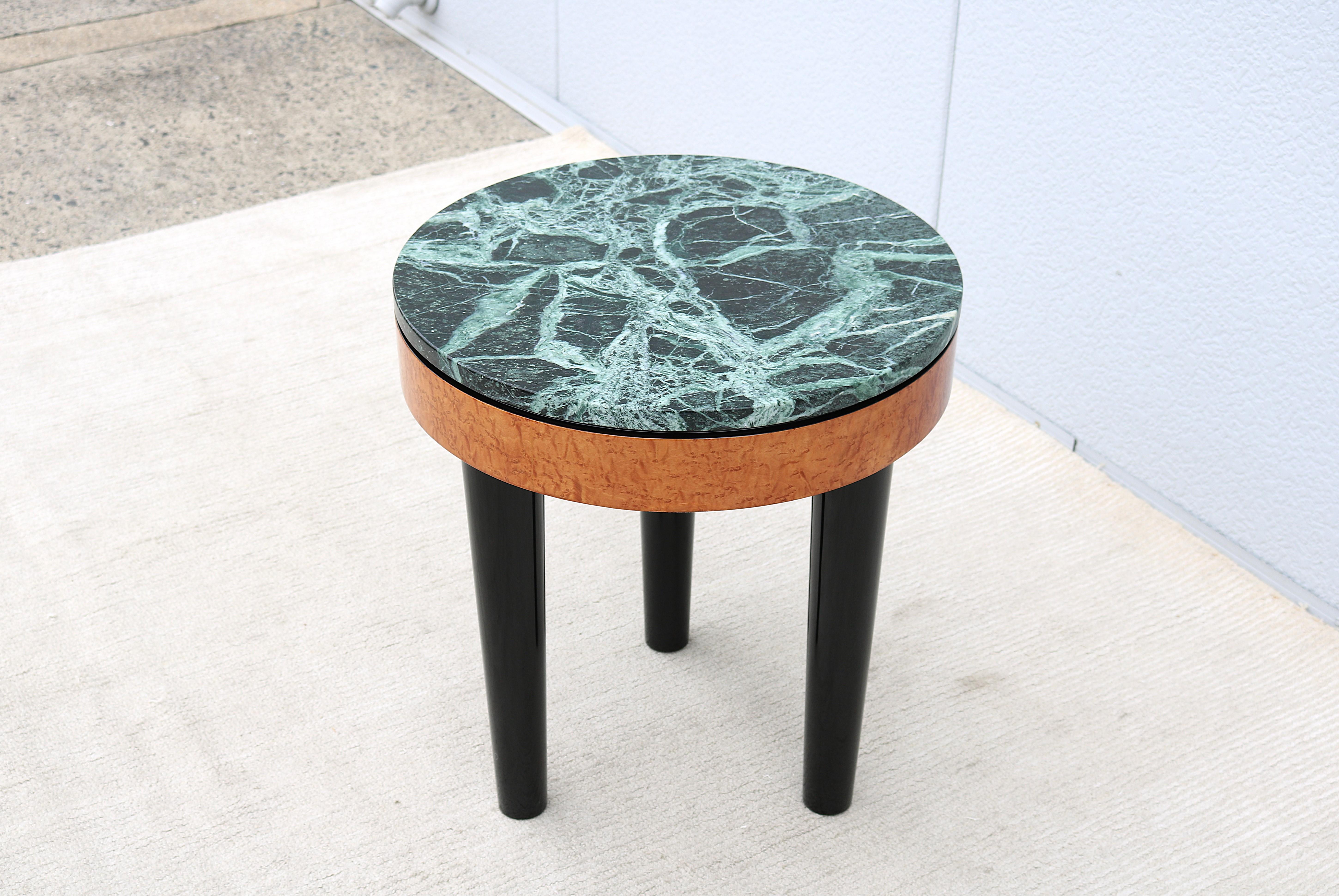 Table d'appoint vintage Art déco Enrique Garcel à trois pieds en broussin et plateau en marbre vert en vente 9