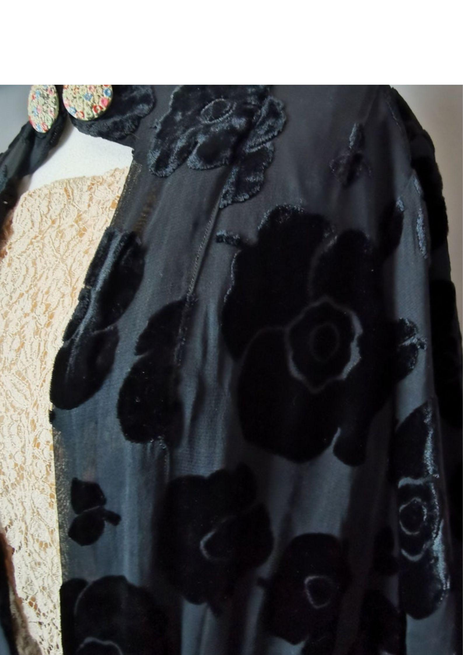 Vintage Art Deco velvet devore dress, drop waisted In Fair Condition In NEWARK, GB