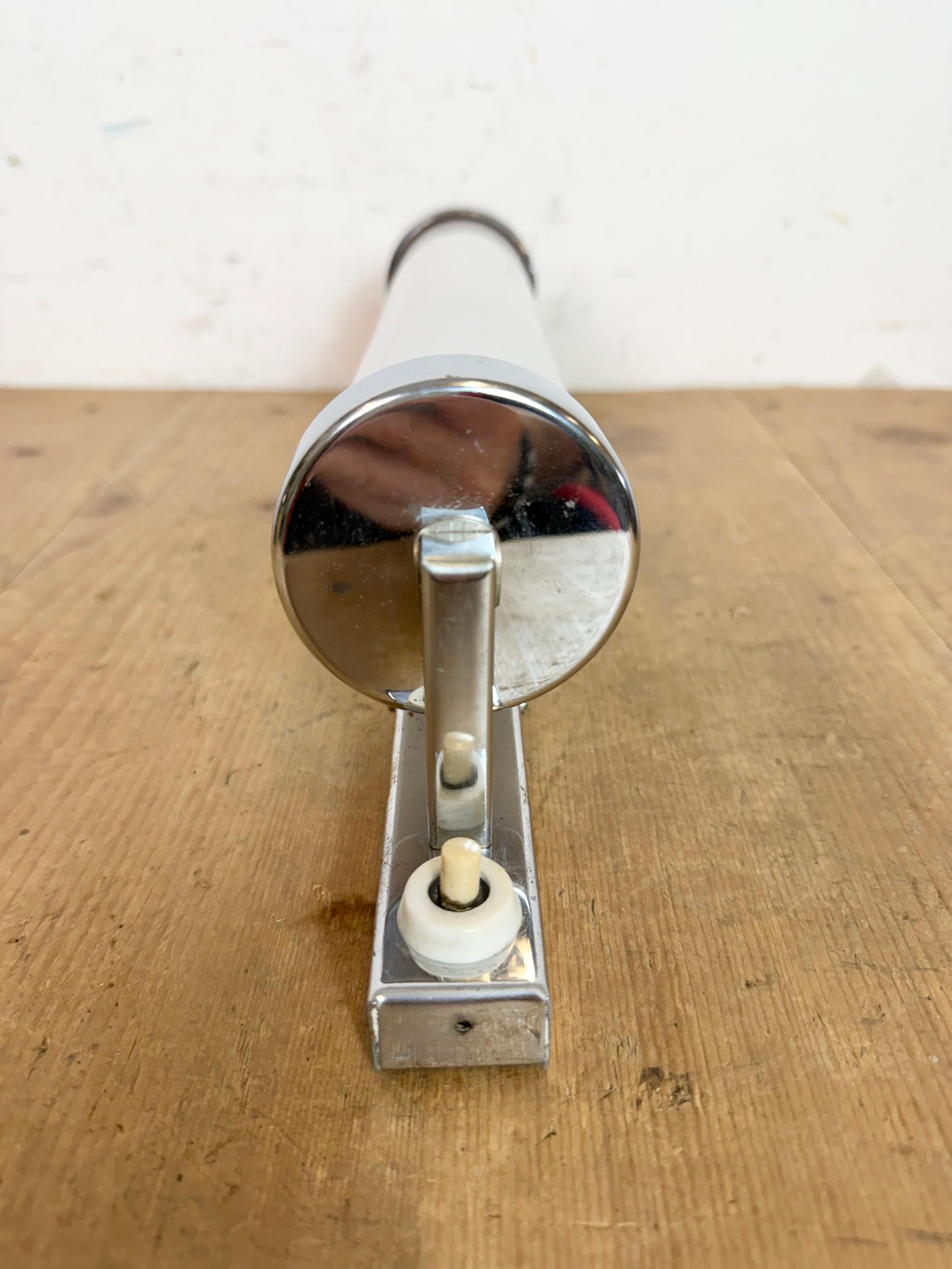 Vintage Art Deco Wall Light with Opal Glass, 1930s en venta 3