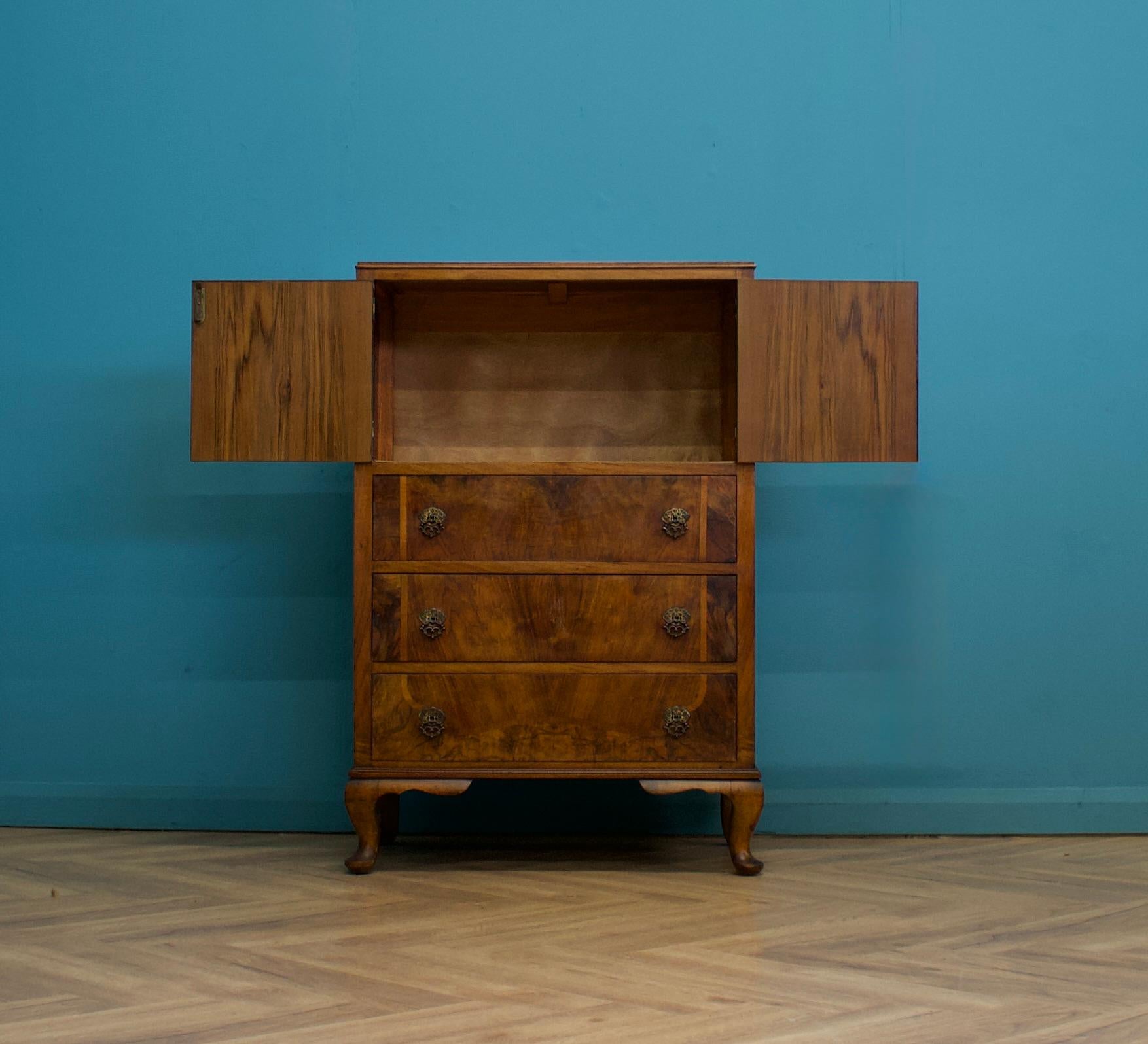 Vintage Art Deco Walnut Tallboy / Linen Cabinet Press In Good Condition For Sale In South Shields, GB