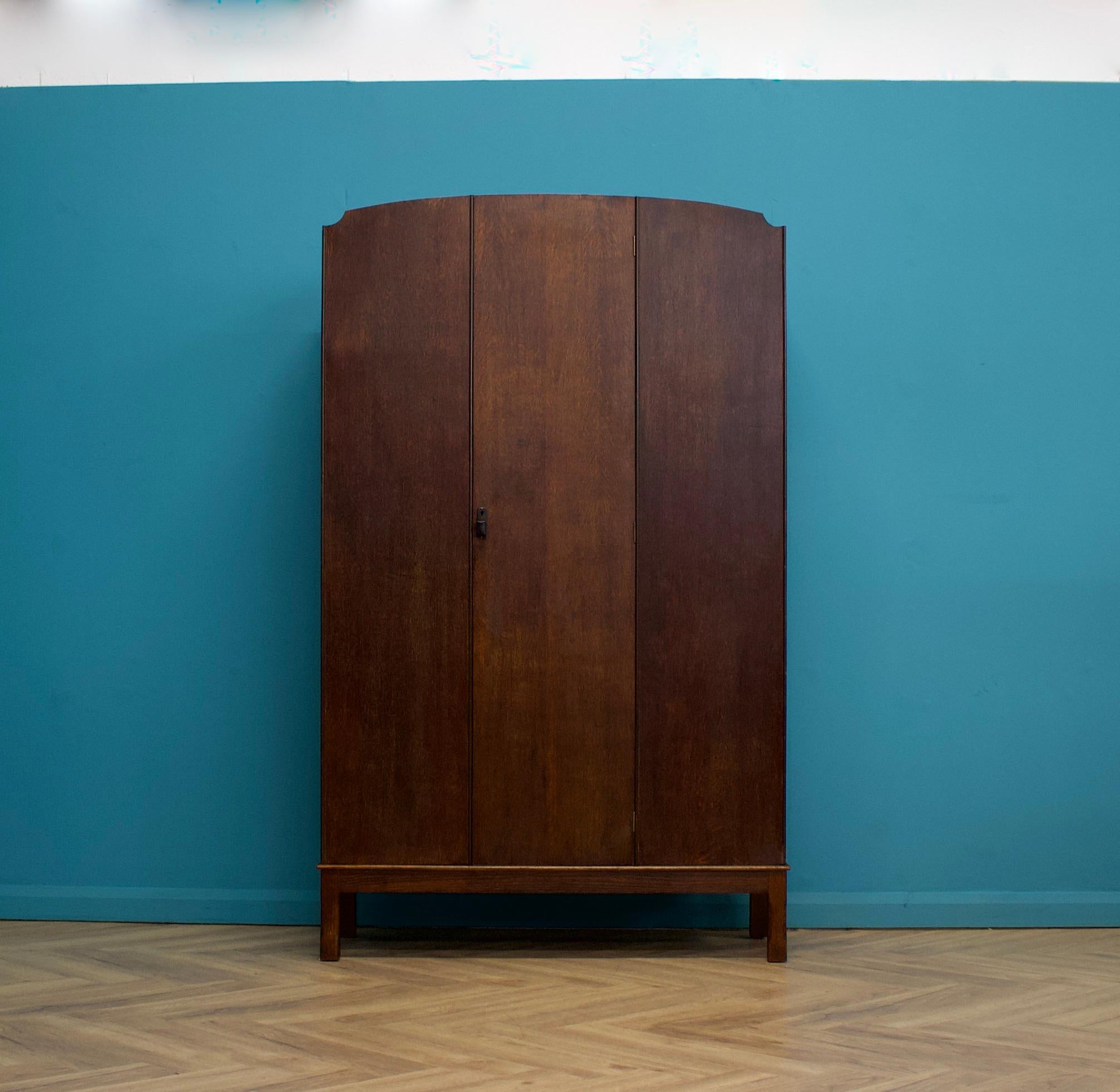 Vintage Art Deco Wardrobe in Oak in the manner of Heals, 1930s In Good Condition In South Shields, GB